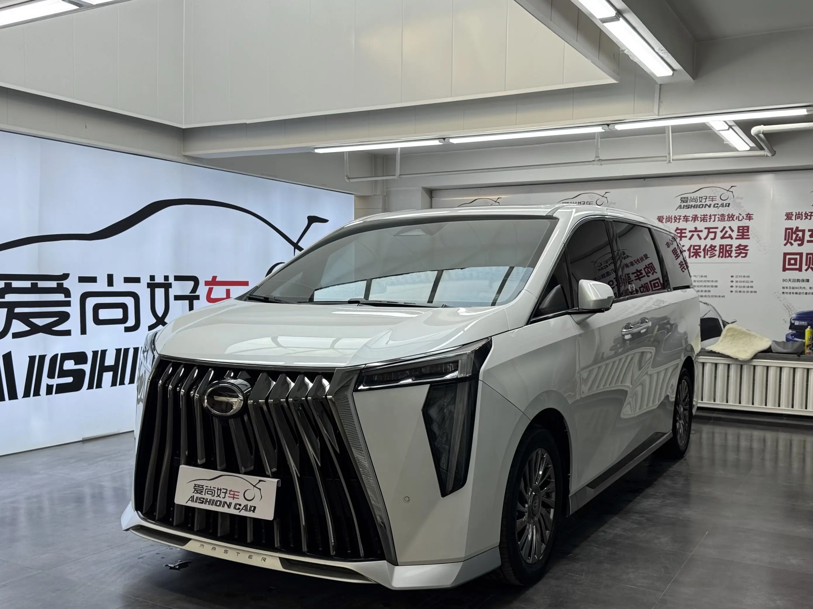 GAC Trumpchi M8  из Китая