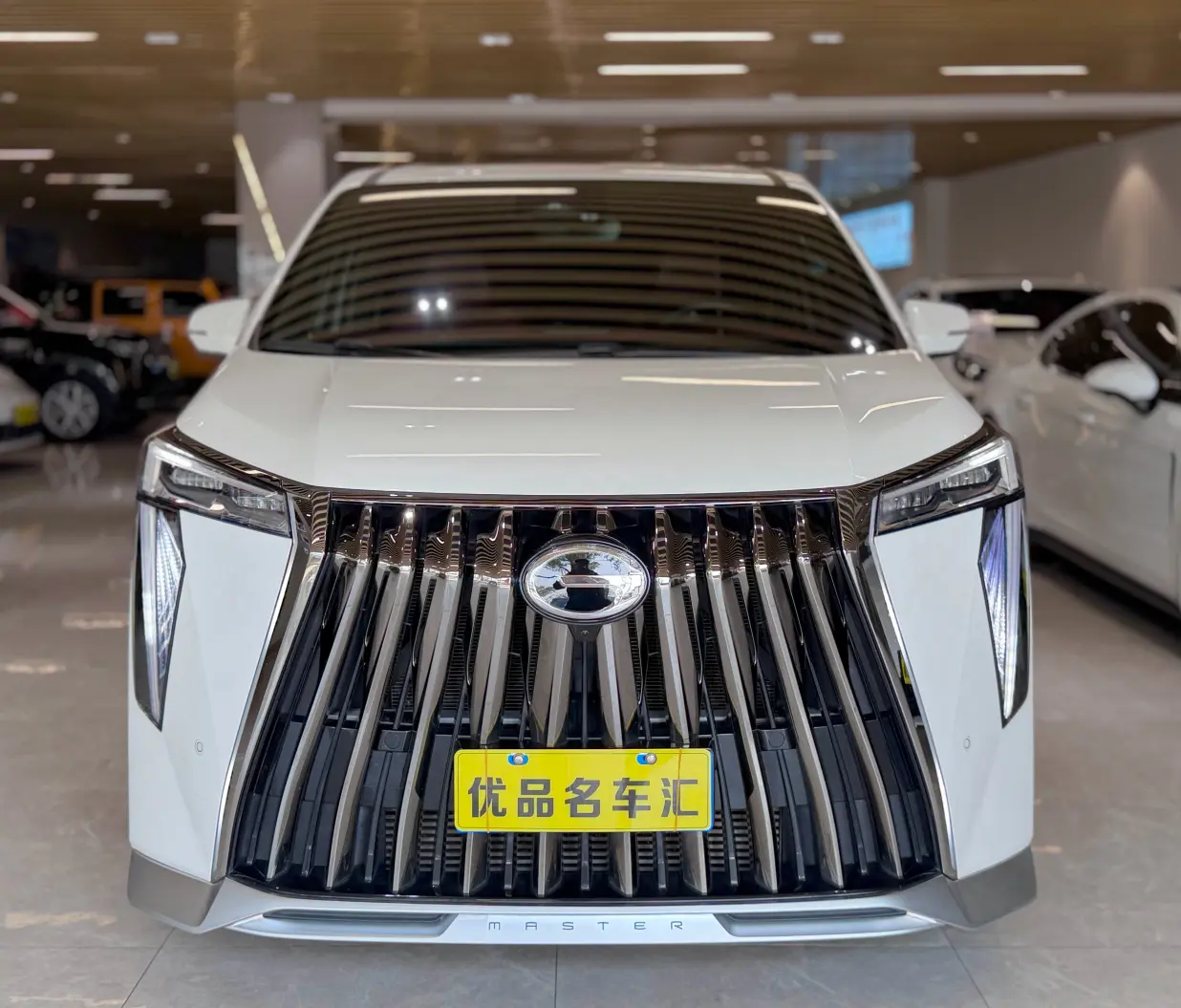 GAC Trumpchi M8  из Китая