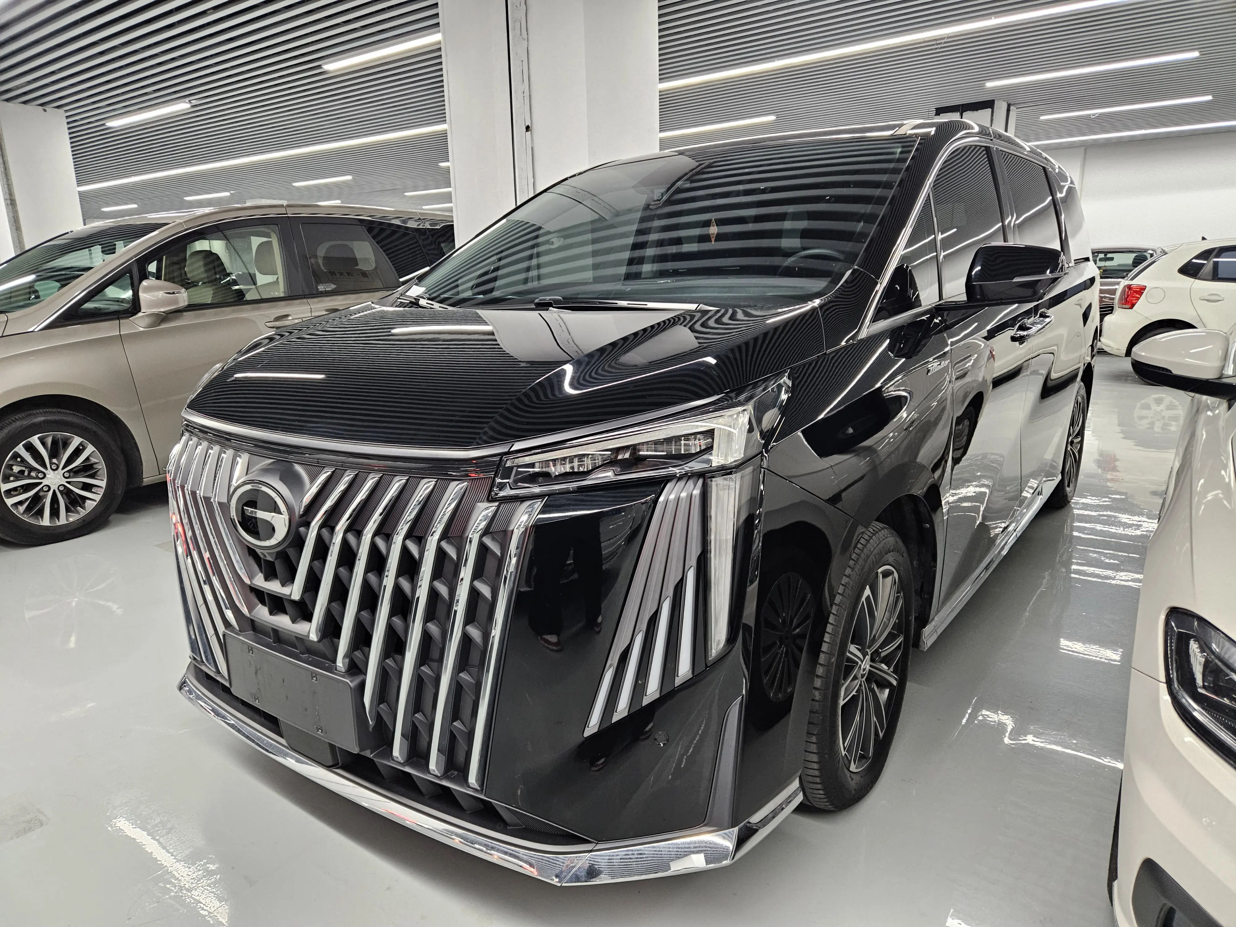 GAC Trumpchi M8  из Китая