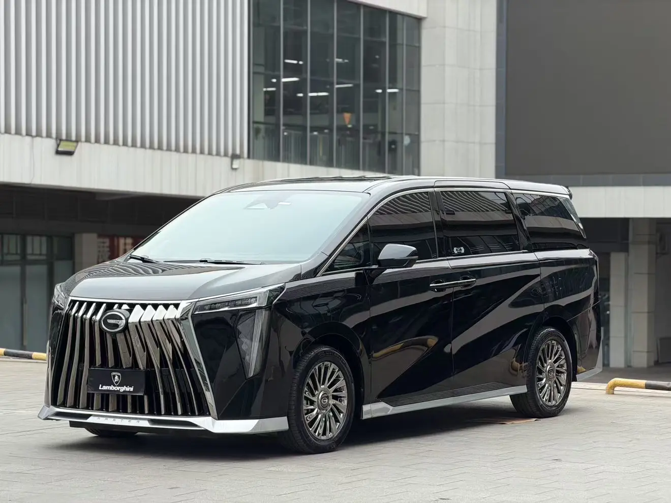 GAC Trumpchi M8  из Китая