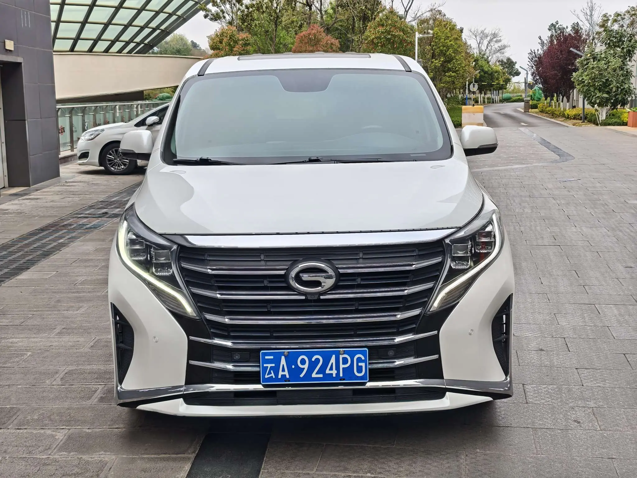 GAC Trumpchi M8  из Китая
