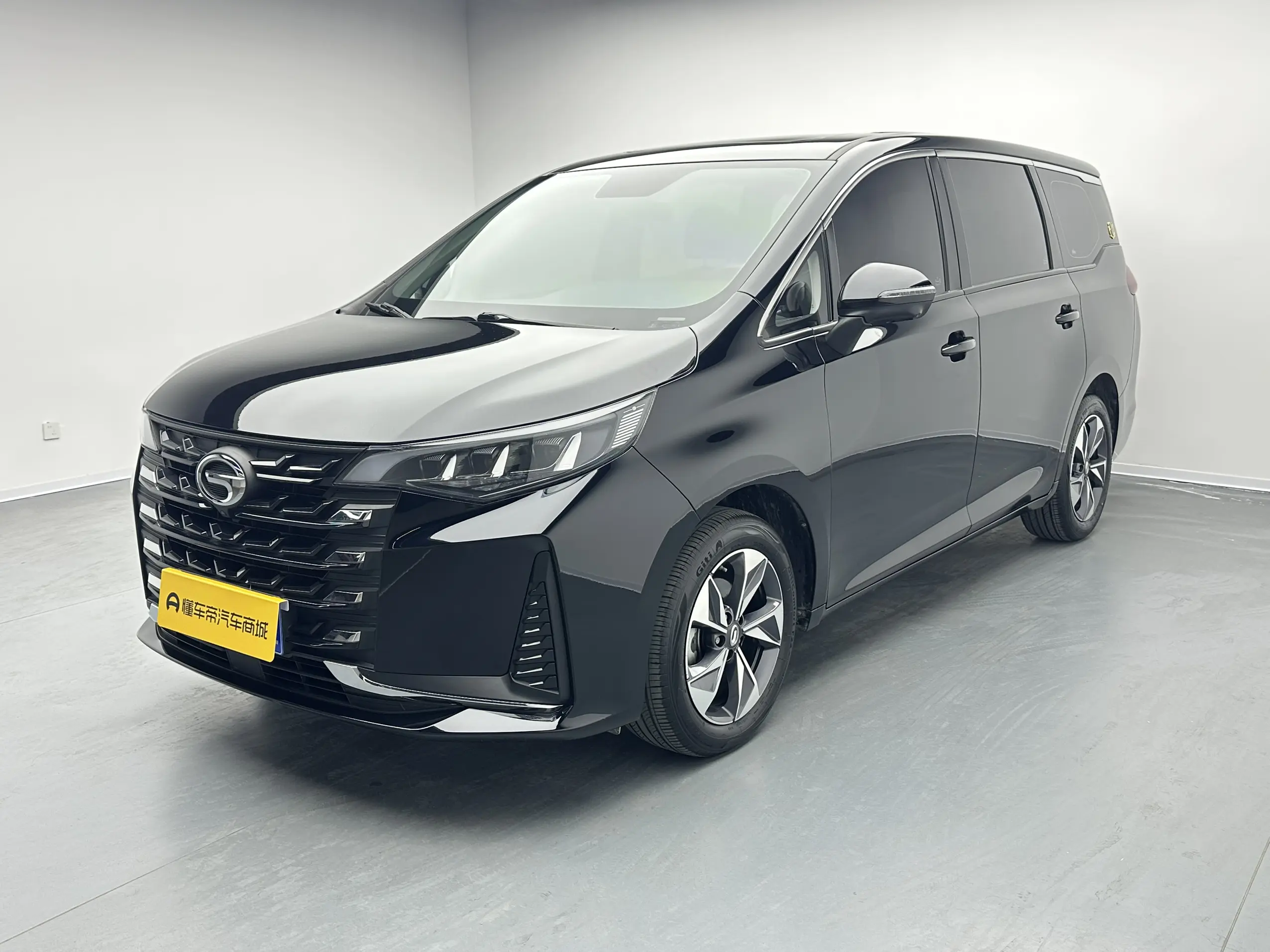 GAC Trumpchi M6  из Китая