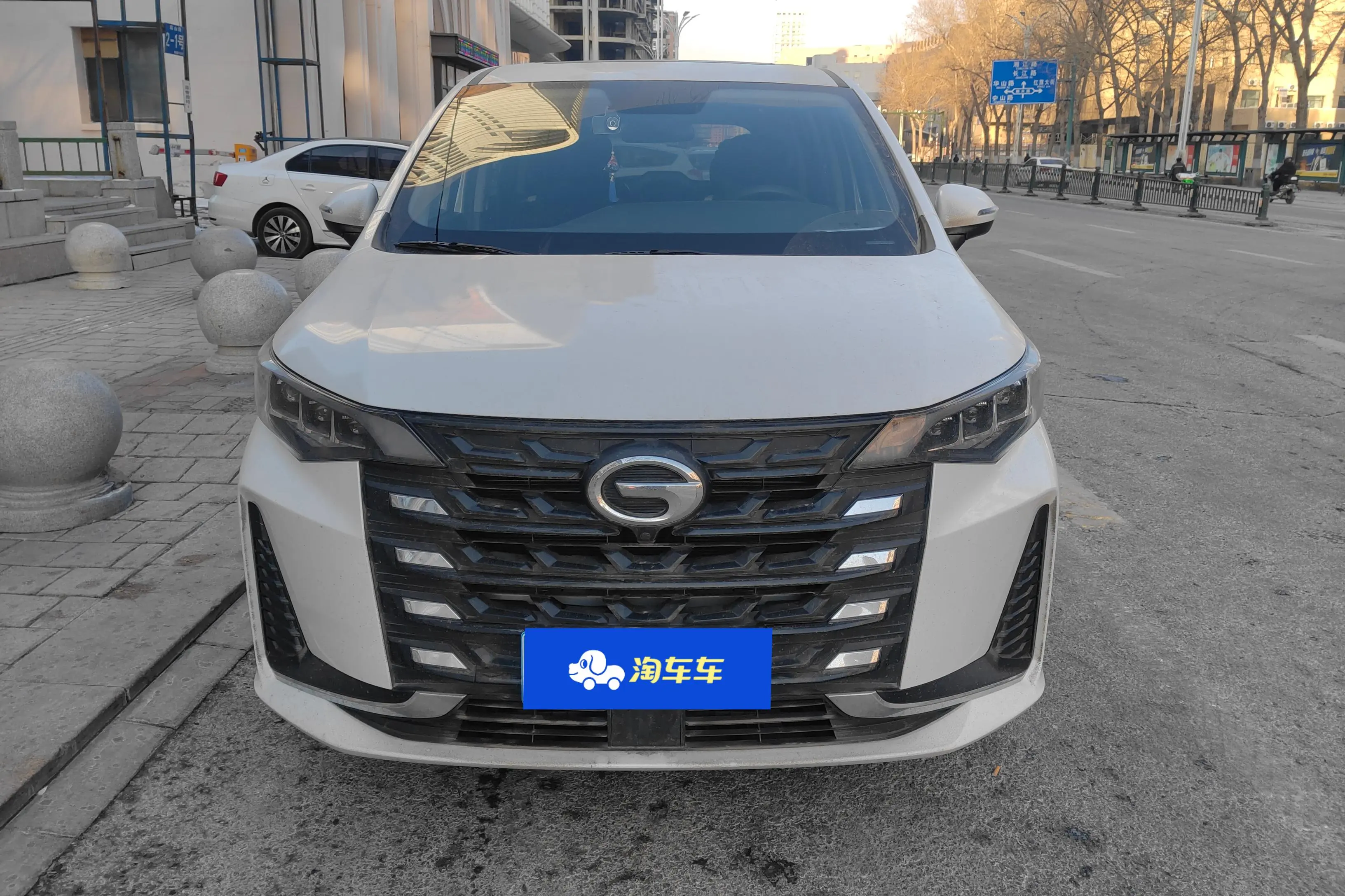 GAC Trumpchi M6  из Китая