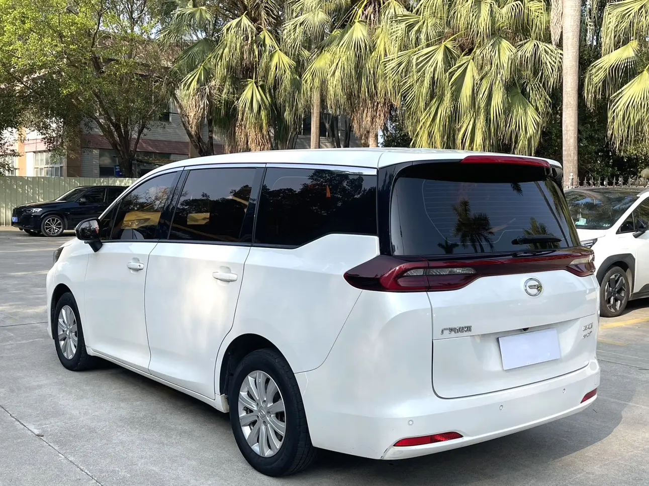 GAC Trumpchi M6  из Китая