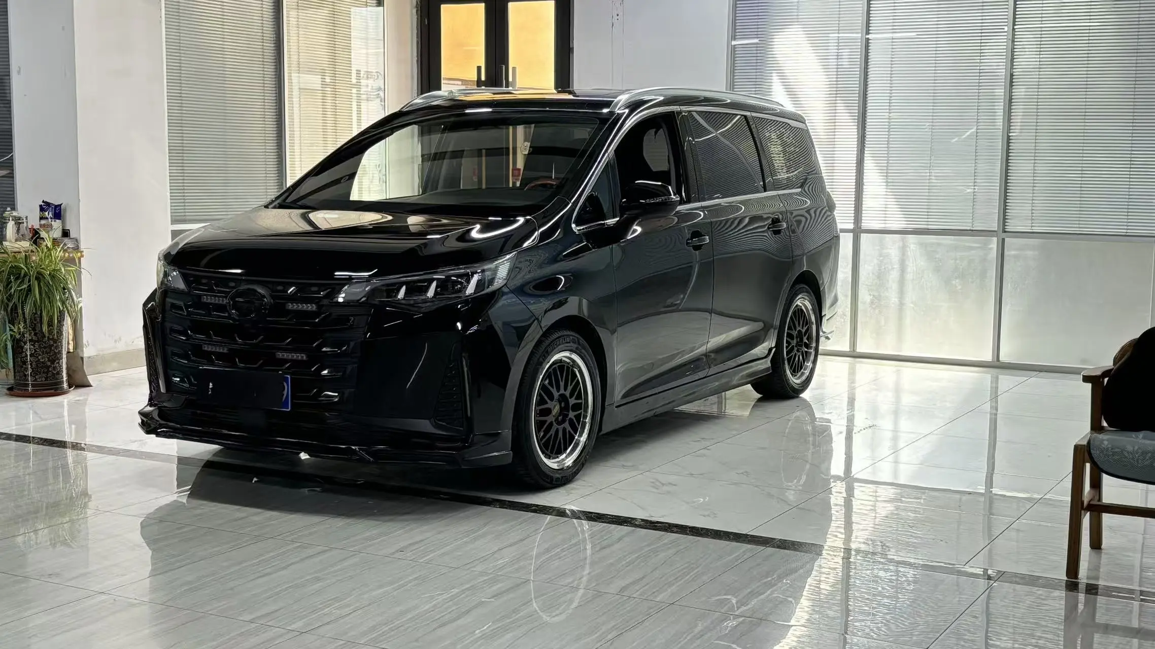 GAC Trumpchi M6  из Китая