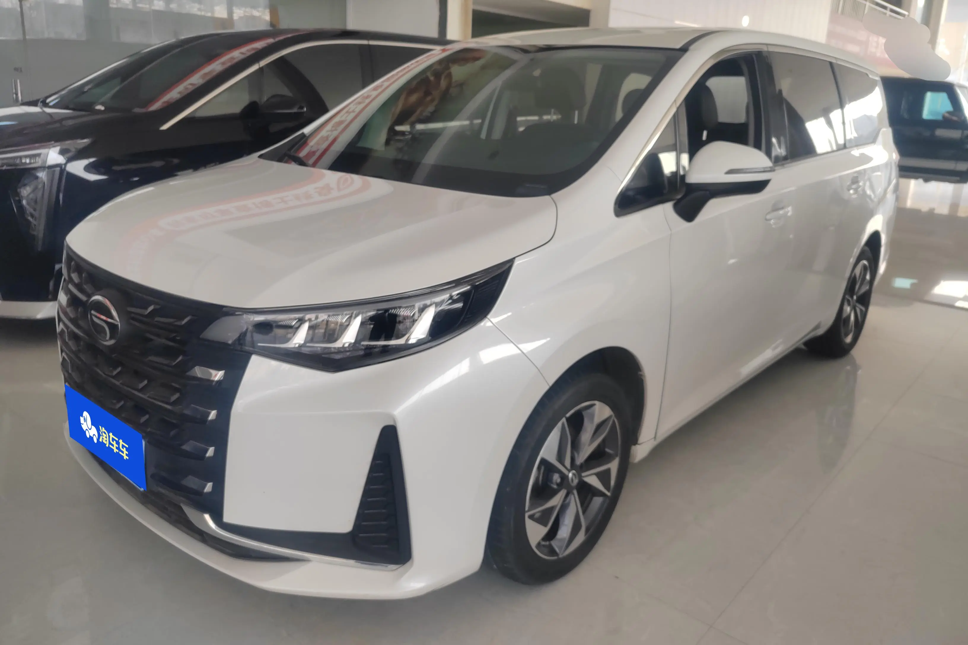 GAC Trumpchi M6  из Китая