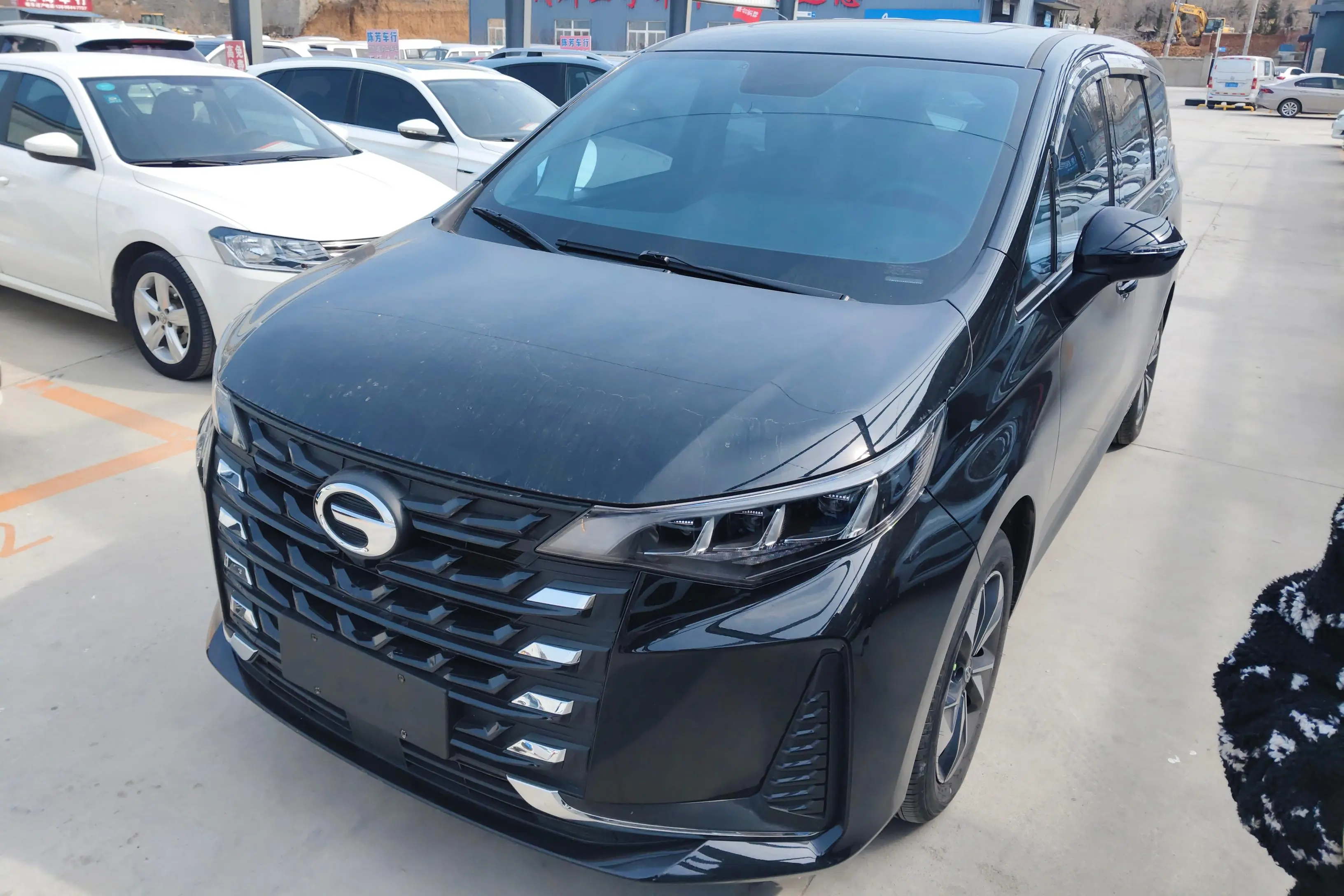 GAC Trumpchi M6  из Китая