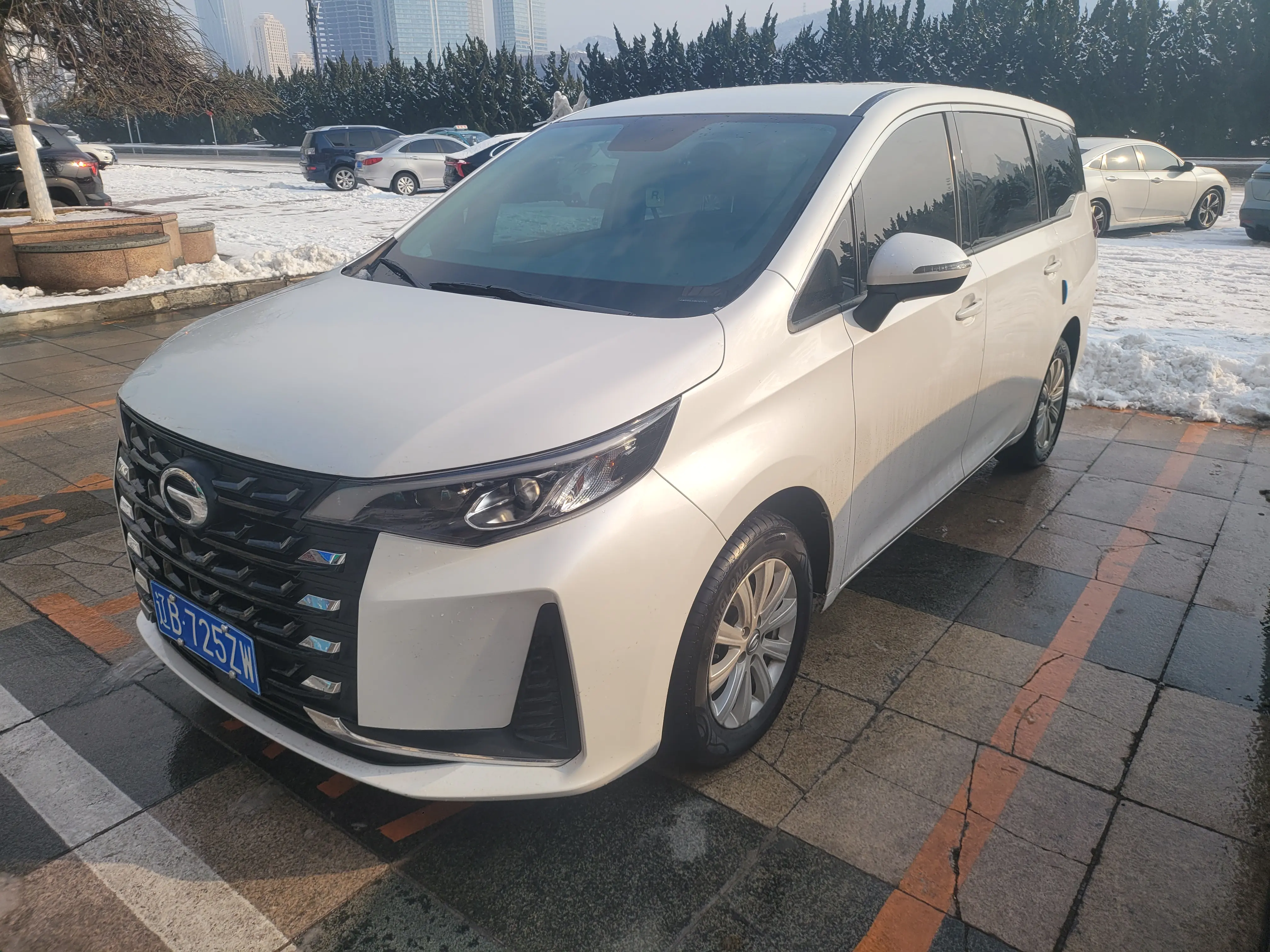 GAC Trumpchi M6  из Китая