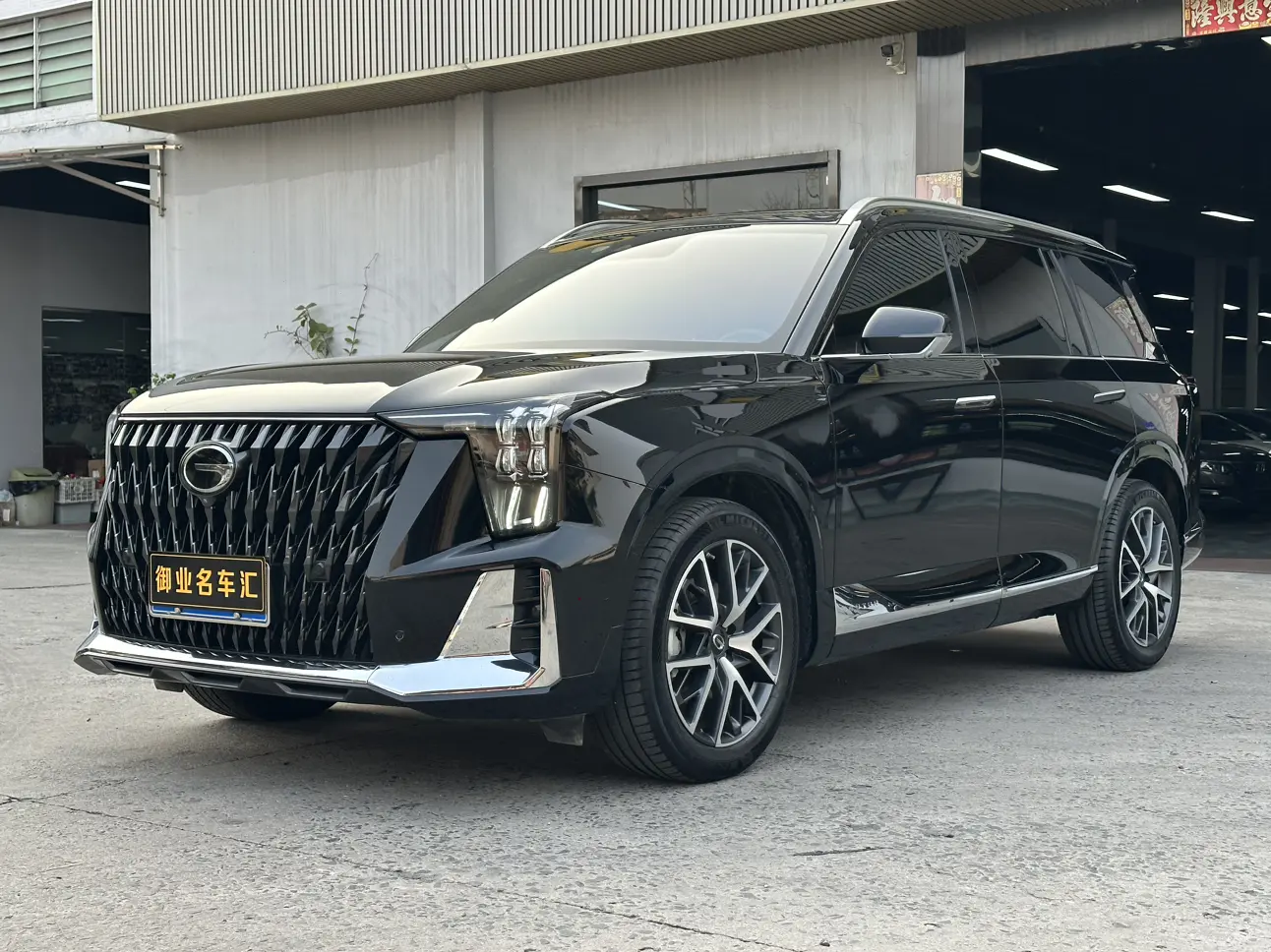 GAC Trumpchi GS8  из Китая