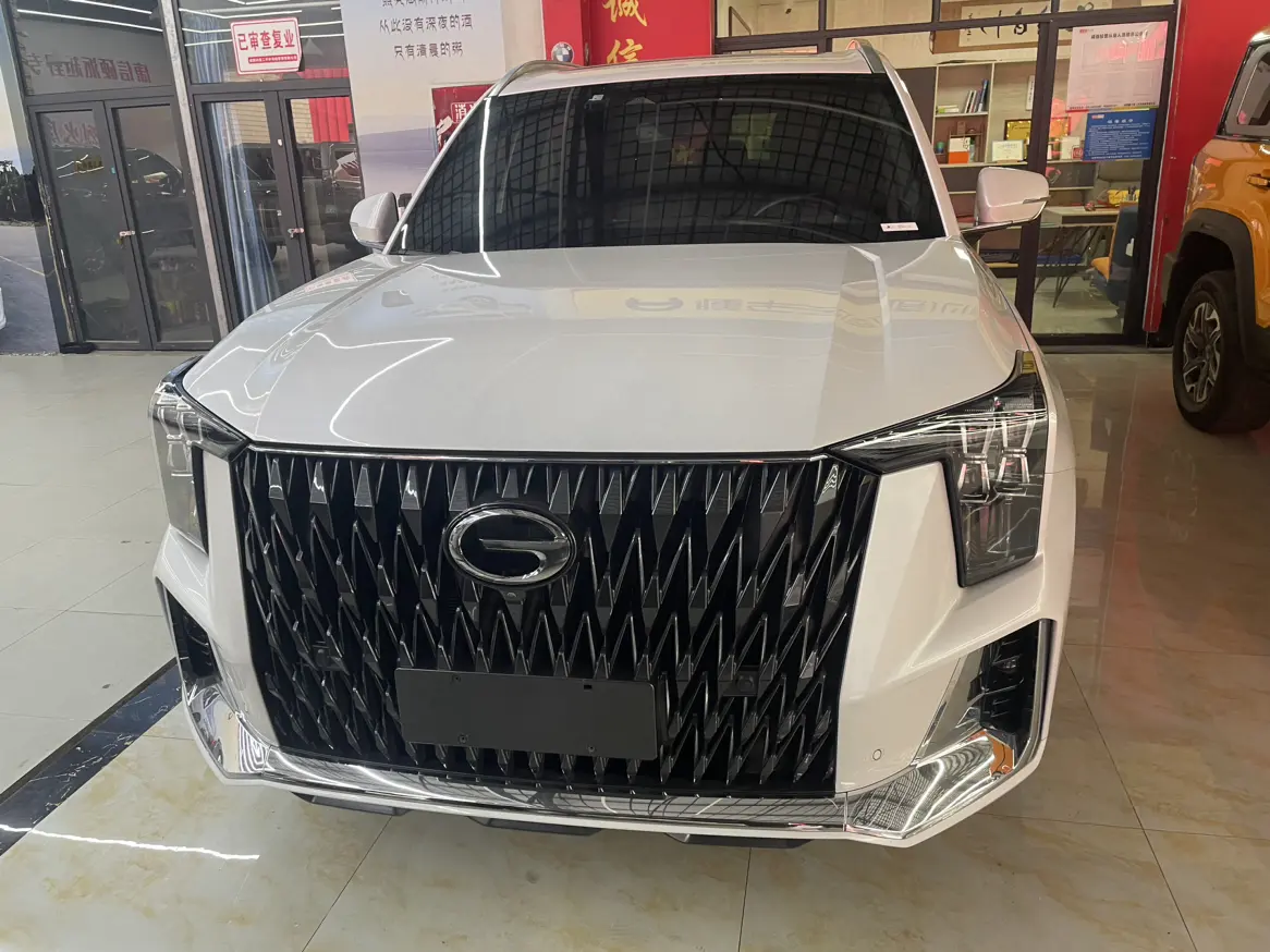 GAC Trumpchi GS8  из Китая