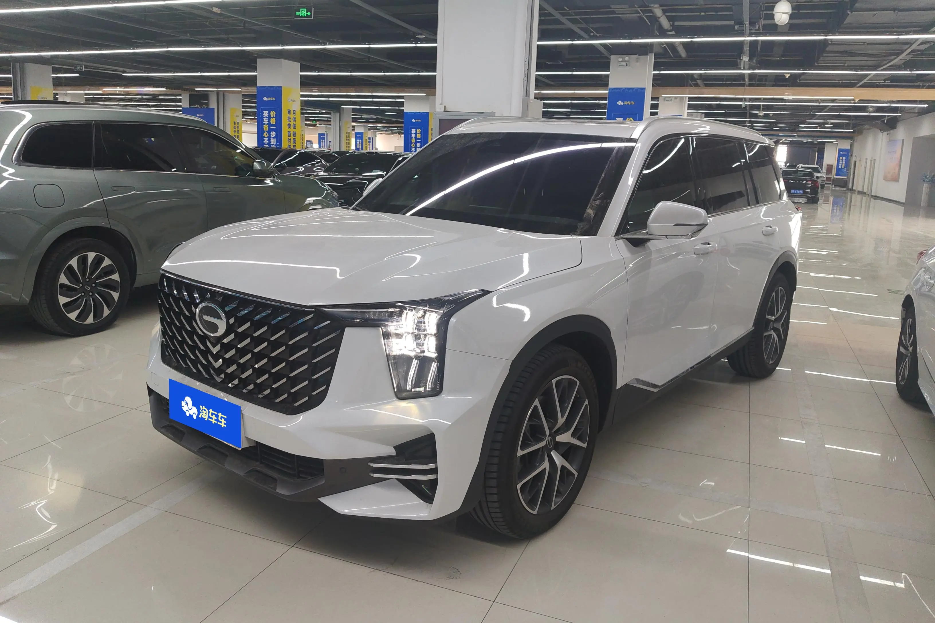 GAC Trumpchi GS8  из Китая