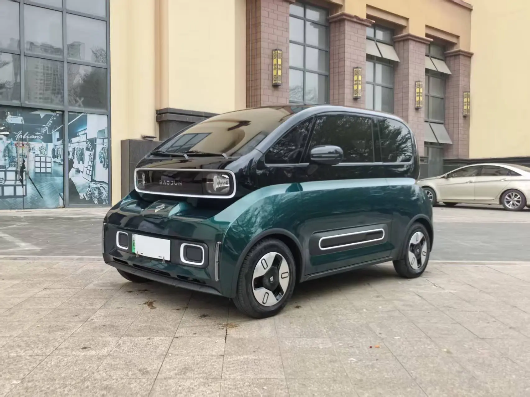 Baojun KiWi EV  из Китая