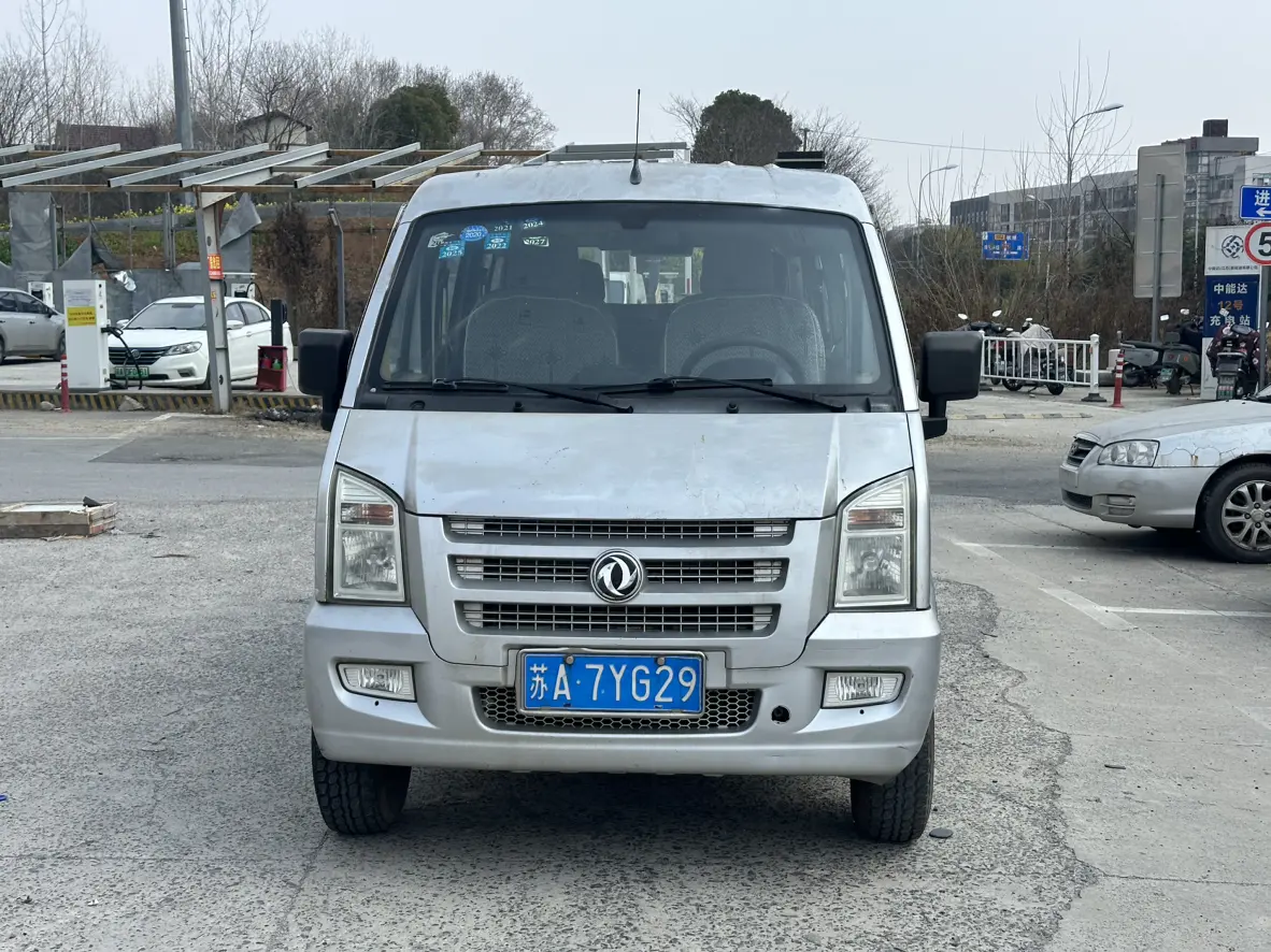 Dongfeng Xiaokang C37  из Китая