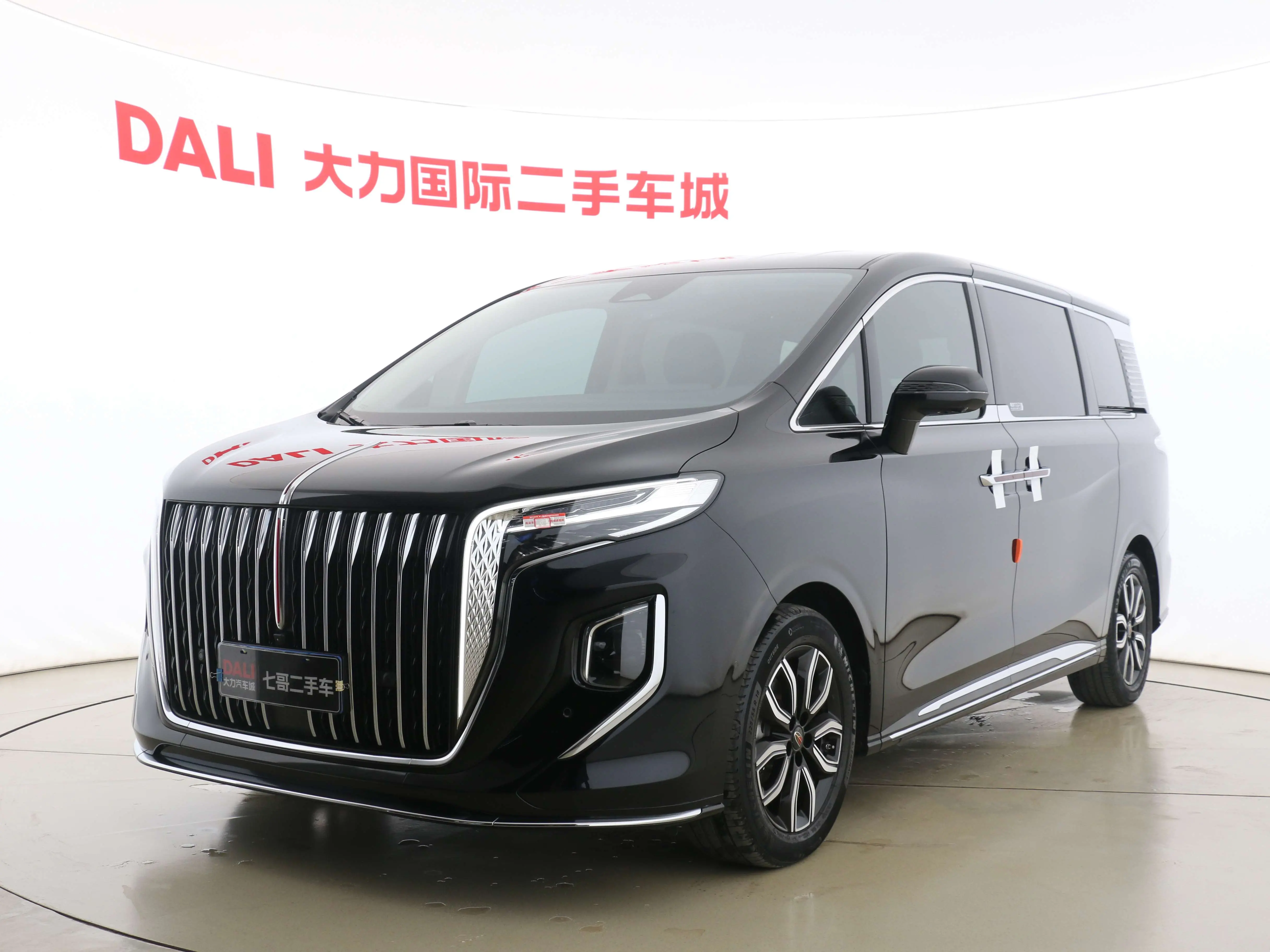 Hongqi HQ9  из Китая