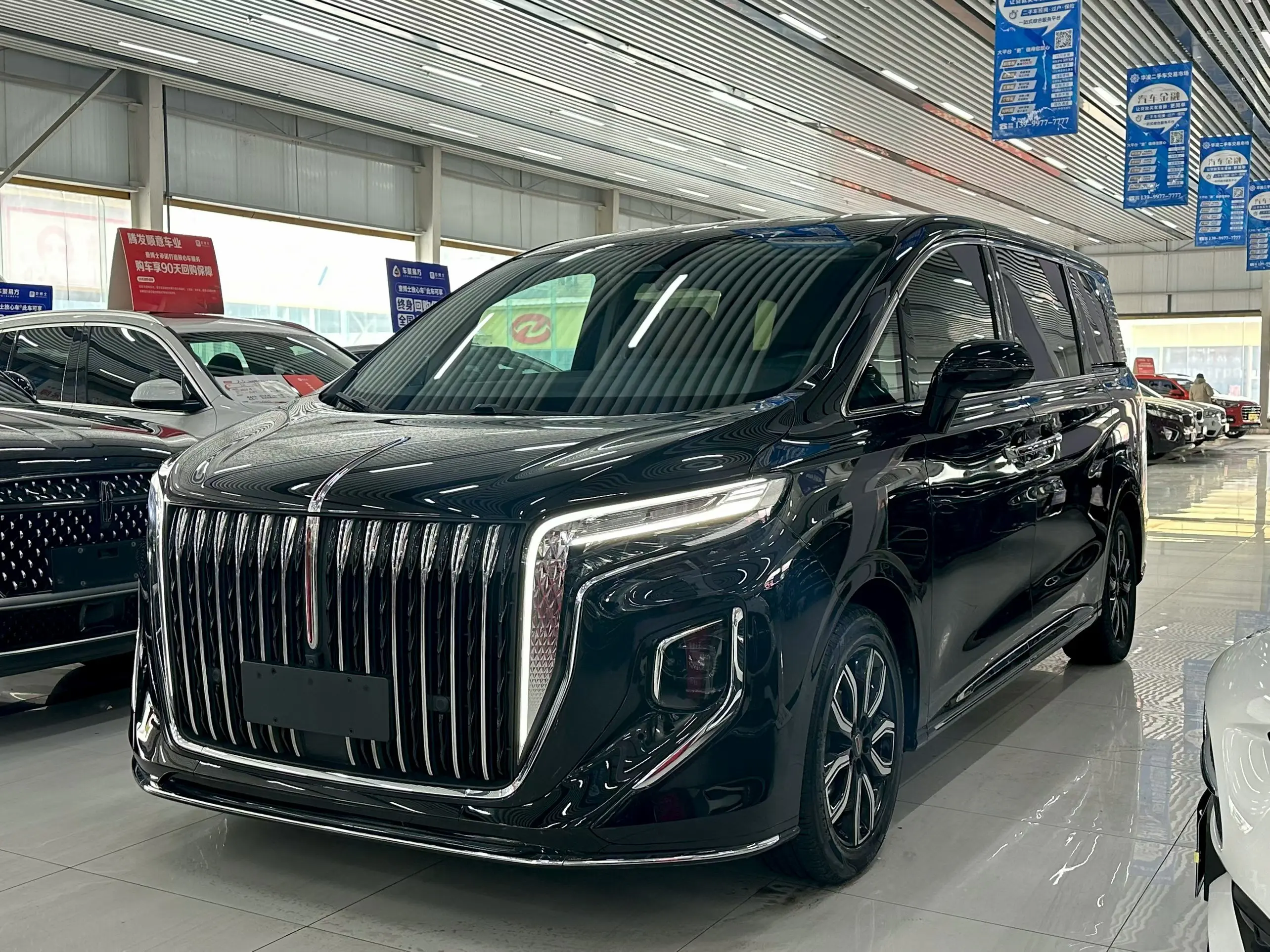 Hongqi HQ9  из Китая