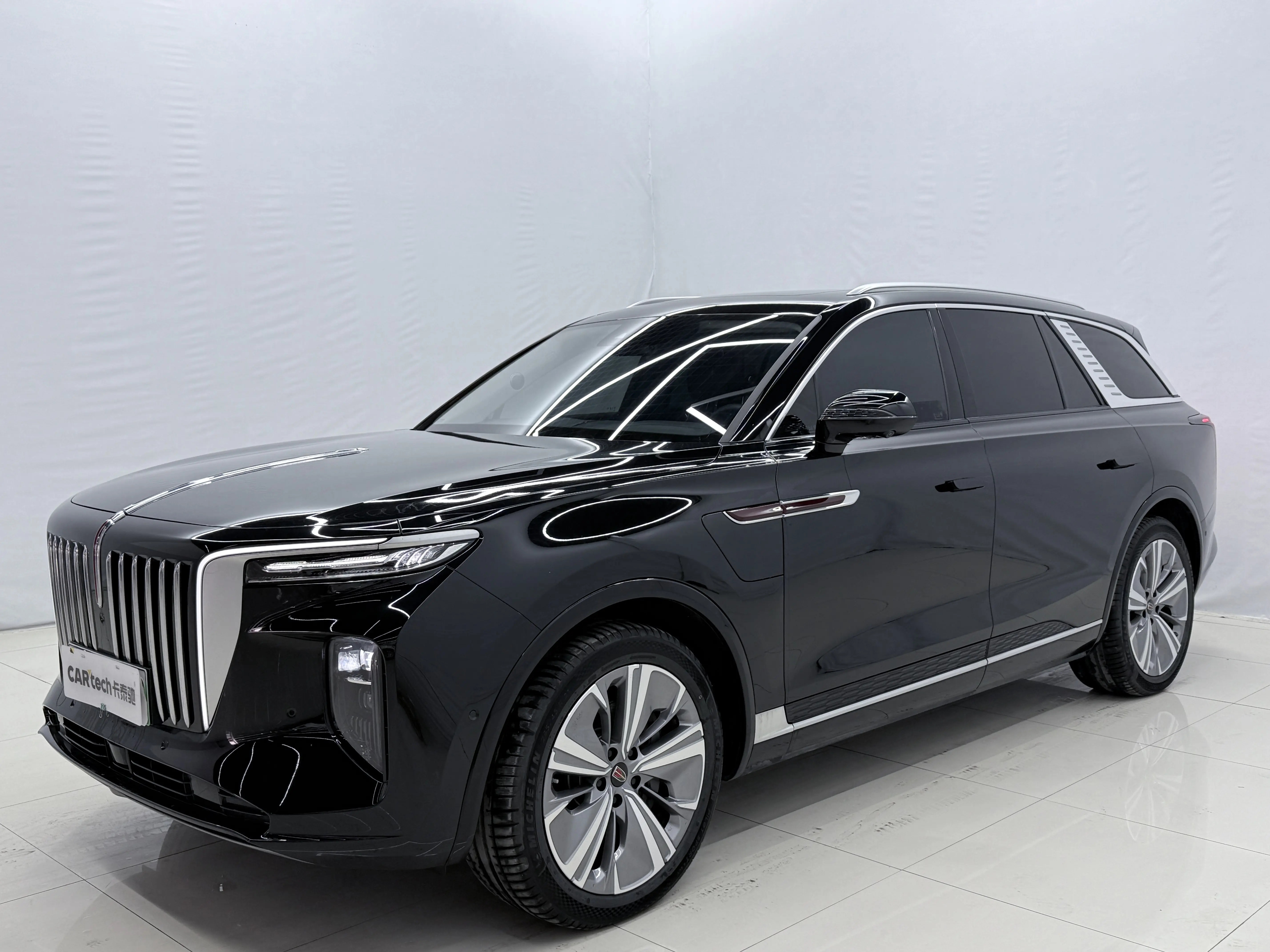 Hongqi E-HS9  из Китая