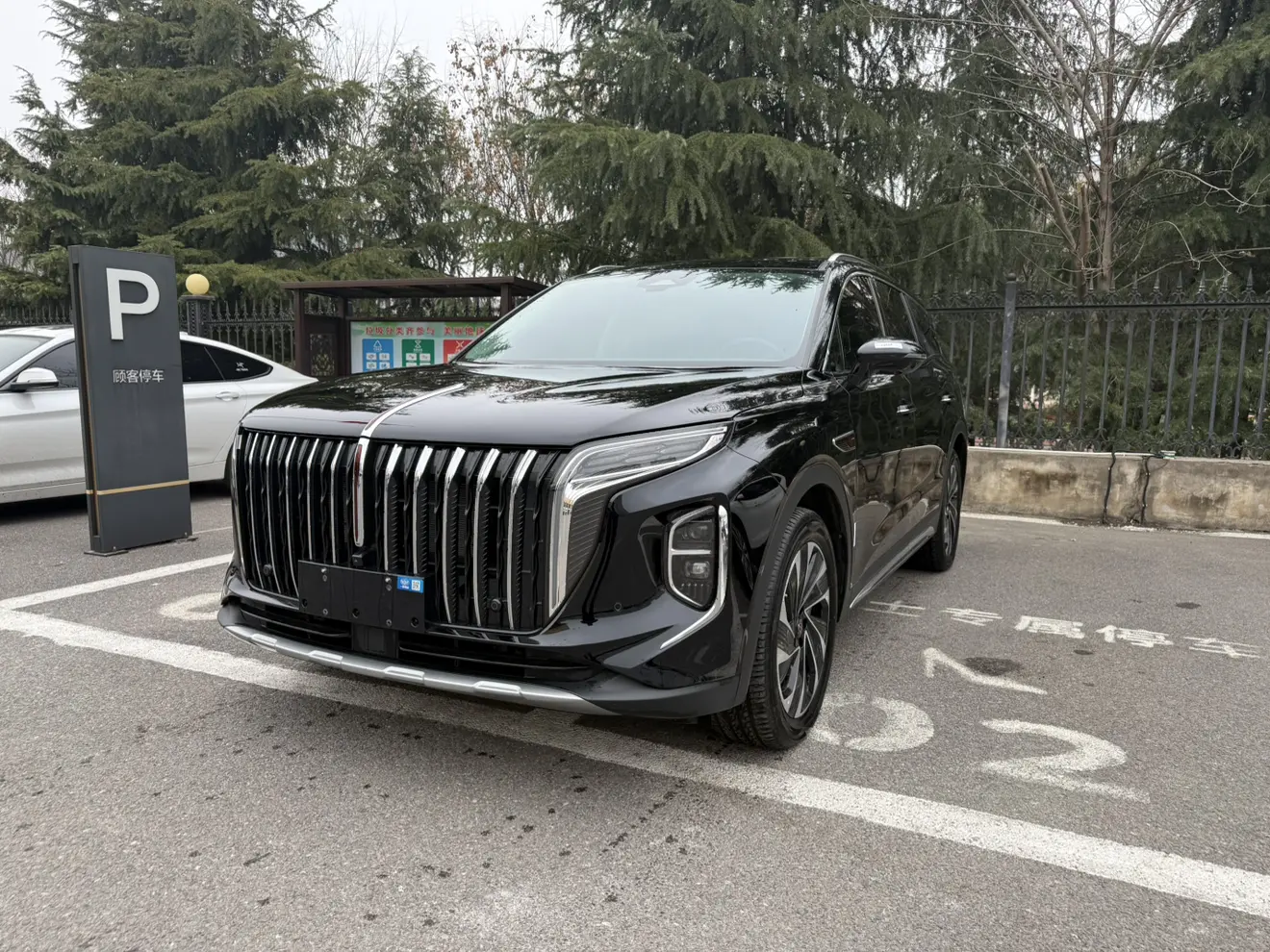 Hongqi HS7 PHEV  из Китая