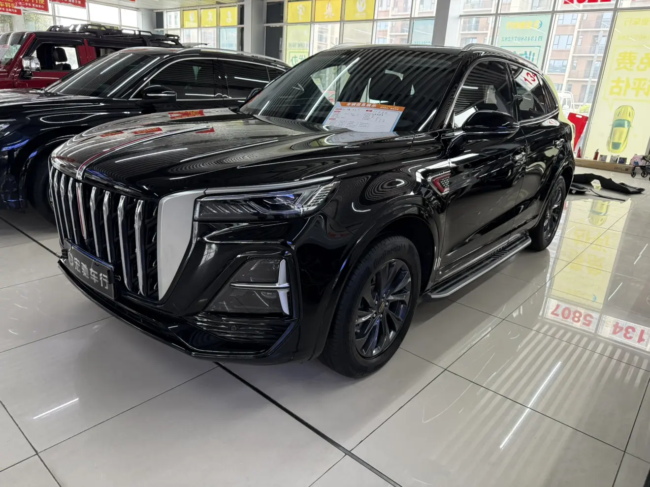 Hongqi HS5  из Китая