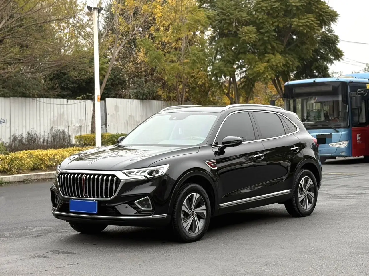 Hongqi HS5  из Китая