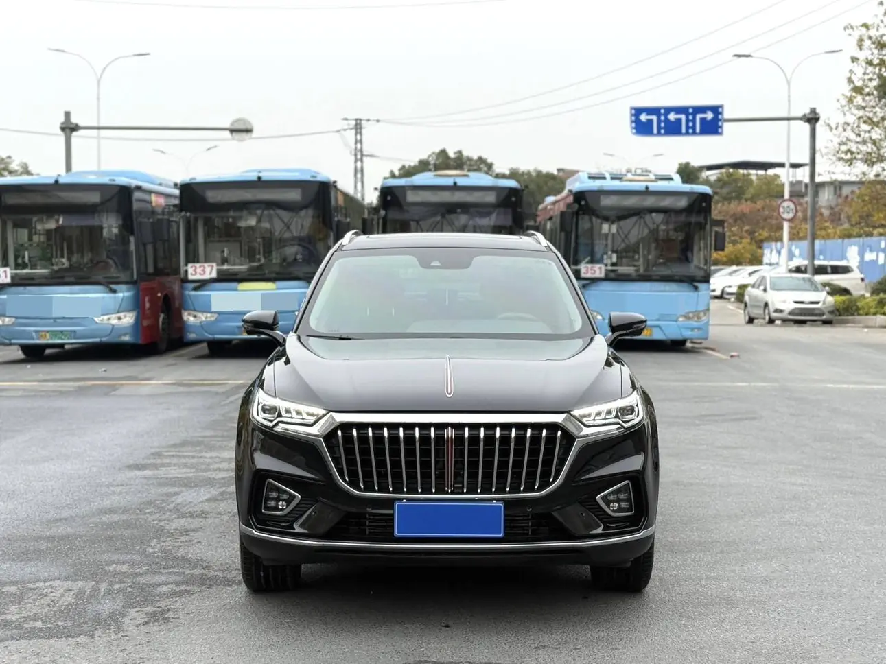 Hongqi HS5  из Китая