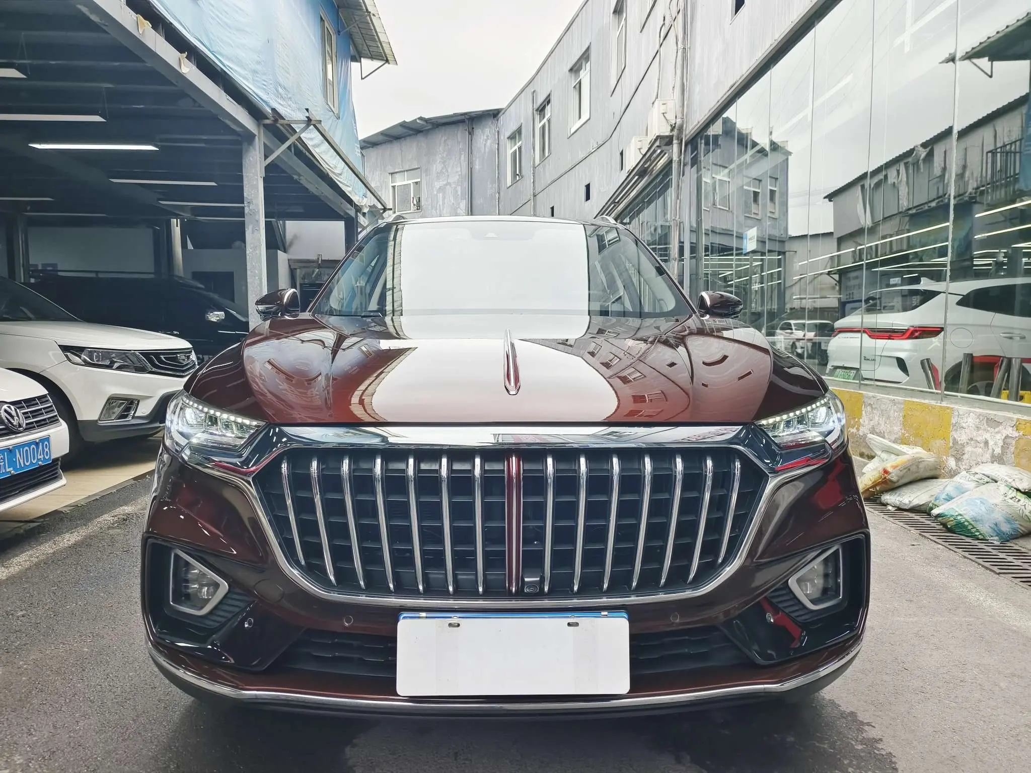 Hongqi HS5  из Китая