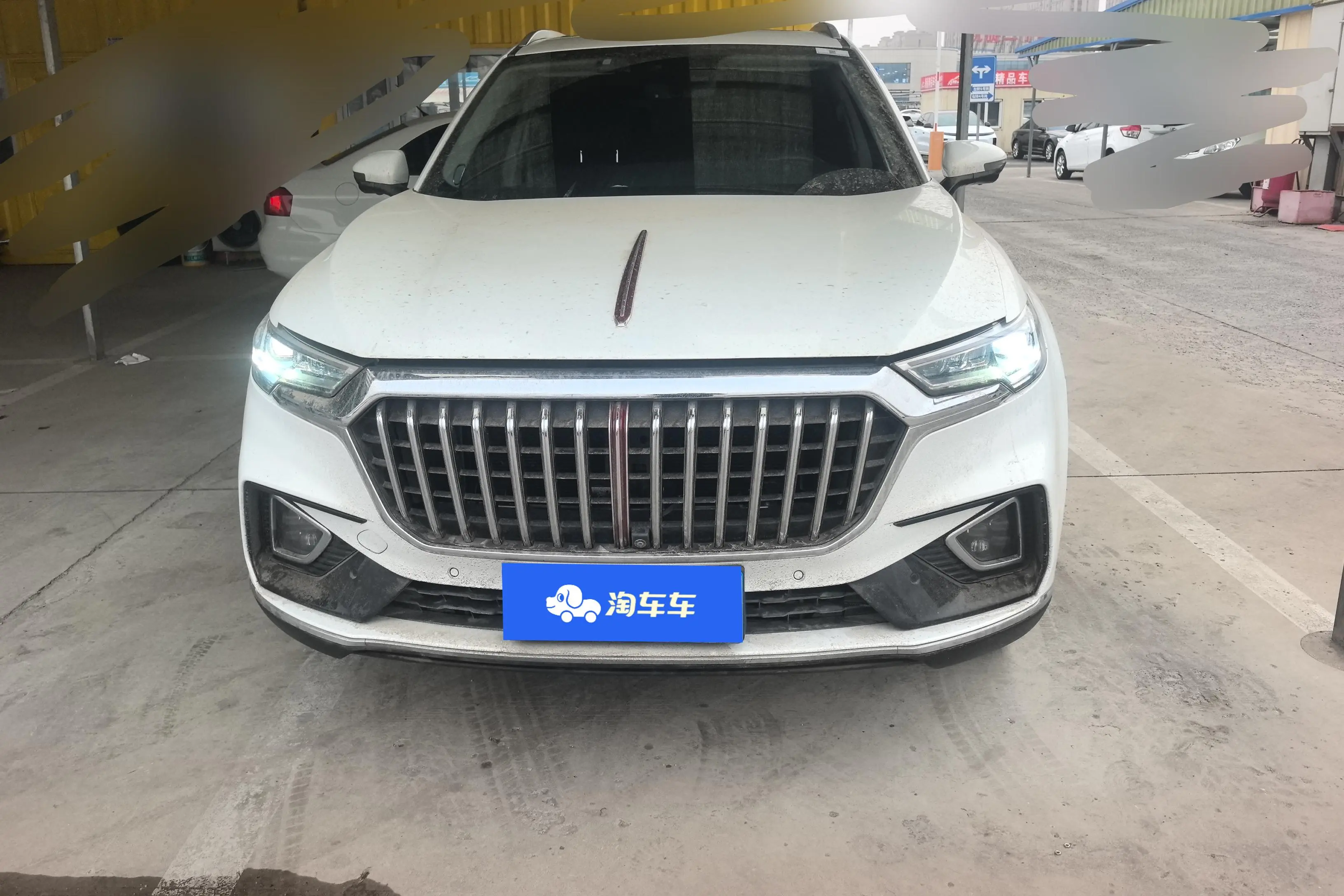 Hongqi HS5  из Китая