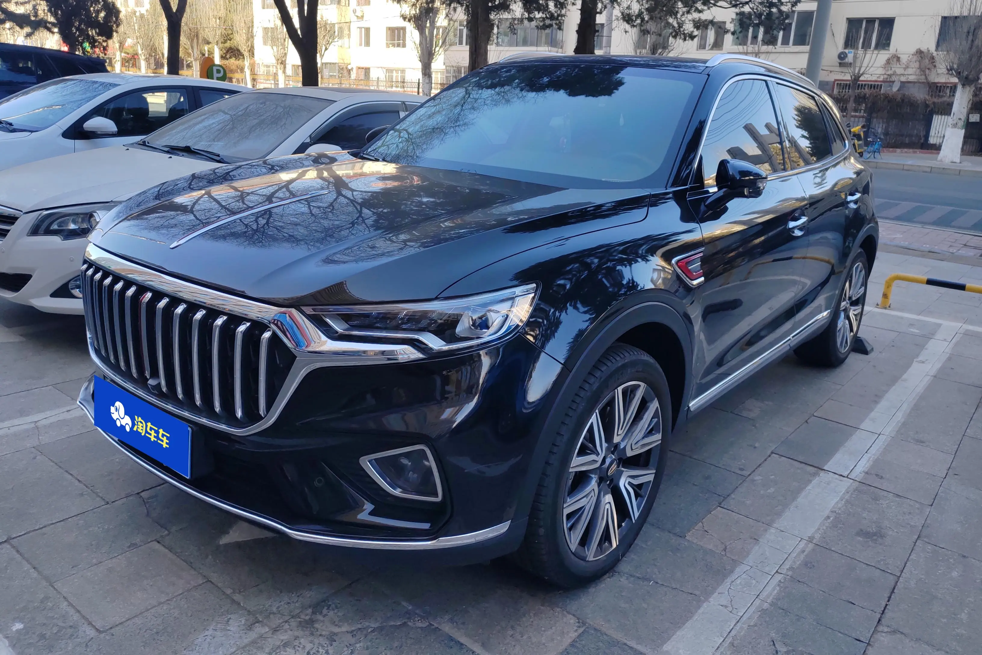 Hongqi HS5  из Китая