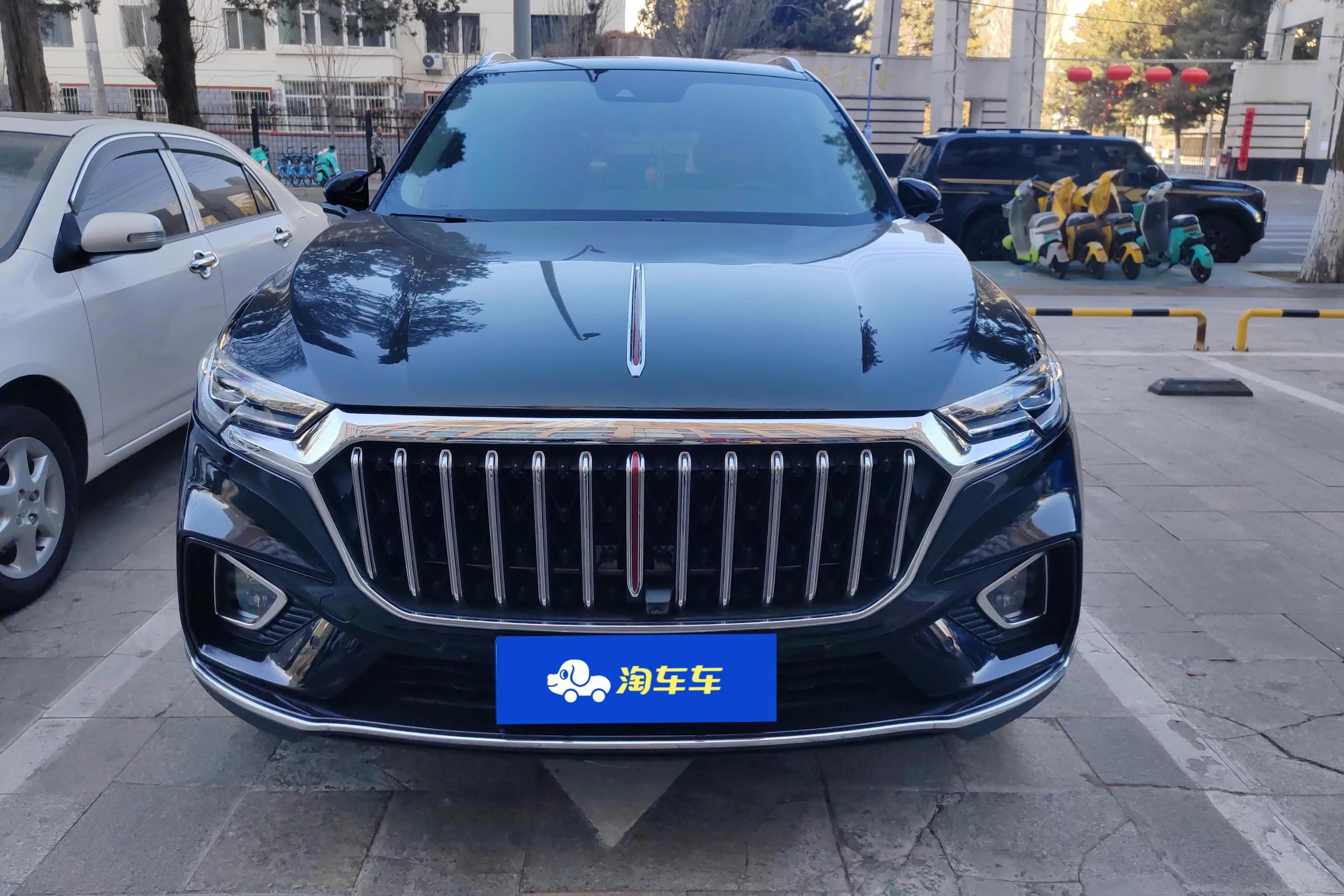 Hongqi HS5  из Китая