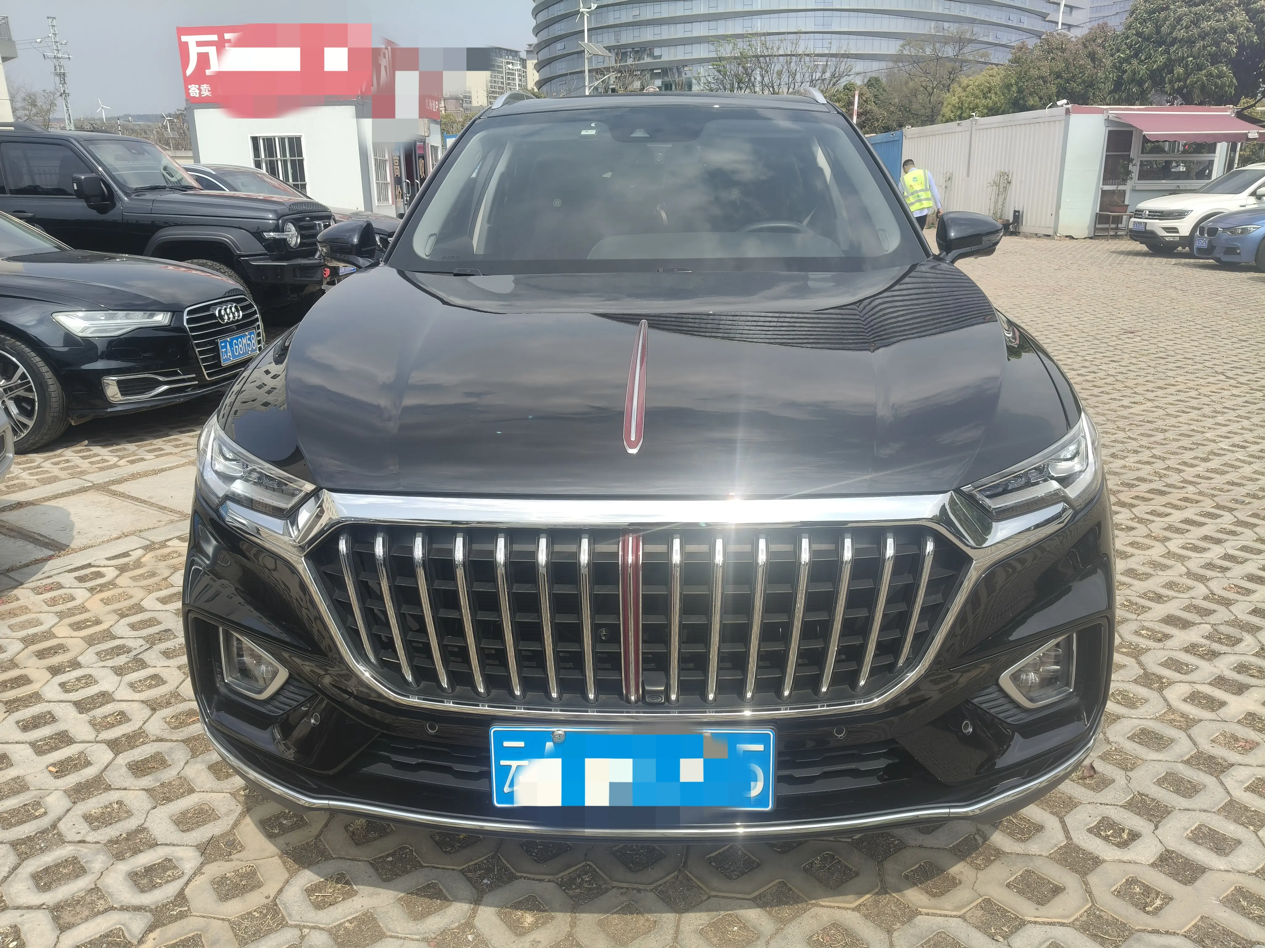 Hongqi HS5  из Китая