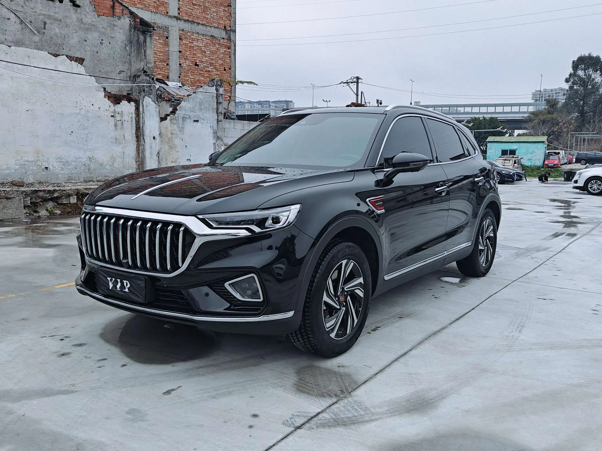 Hongqi HS5  из Китая