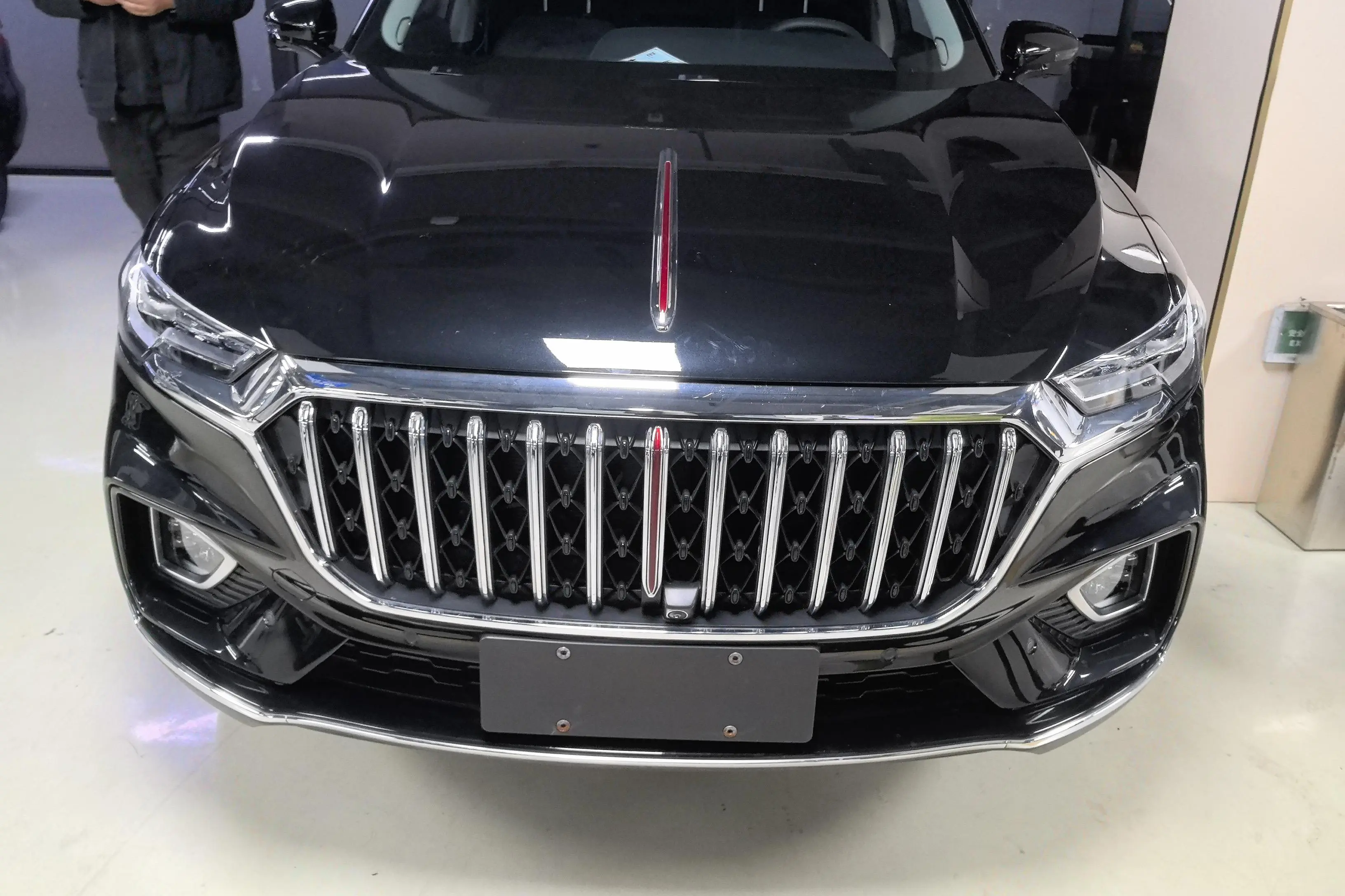 Hongqi HS5  из Китая