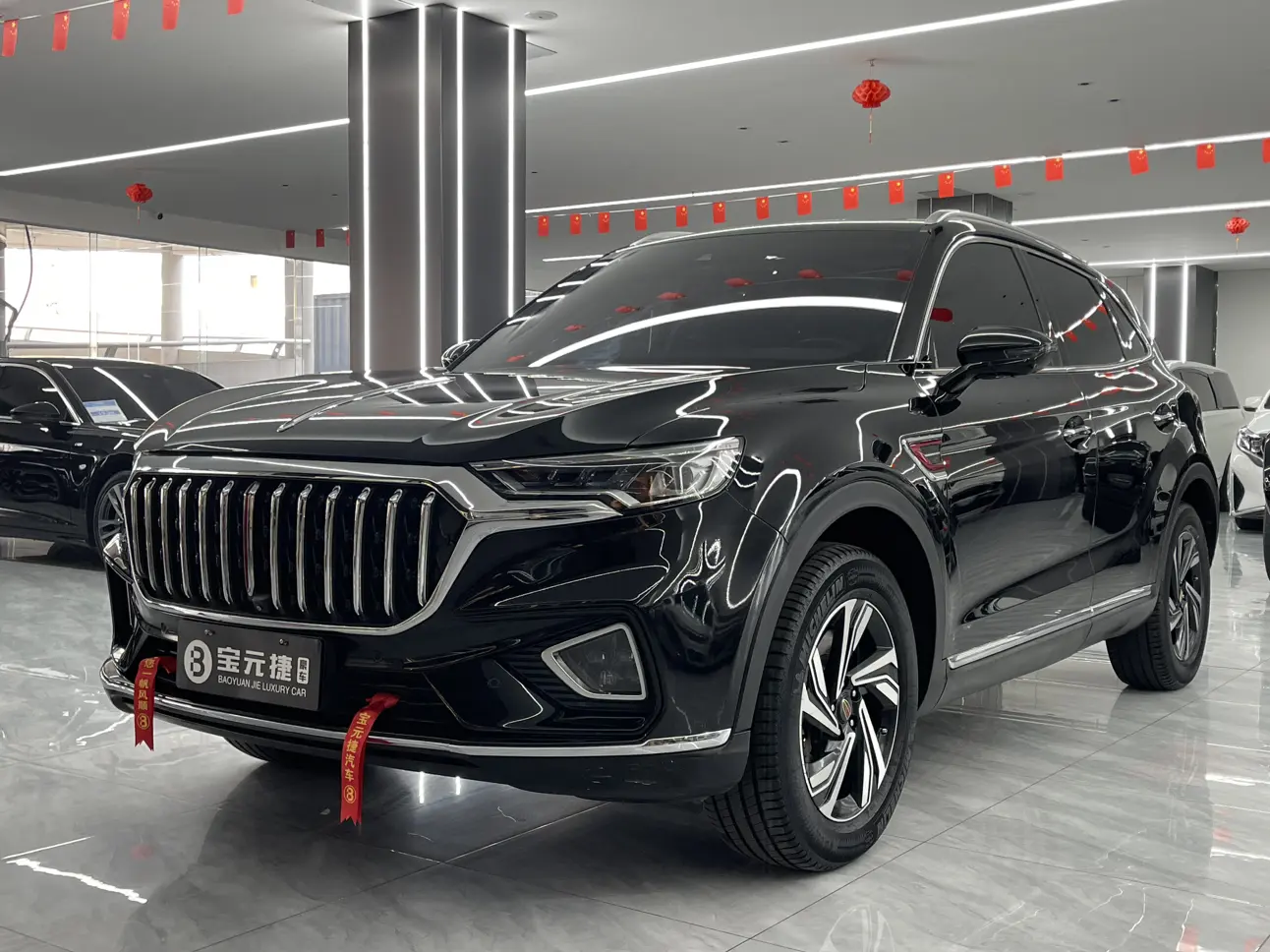 Hongqi HS5  из Китая