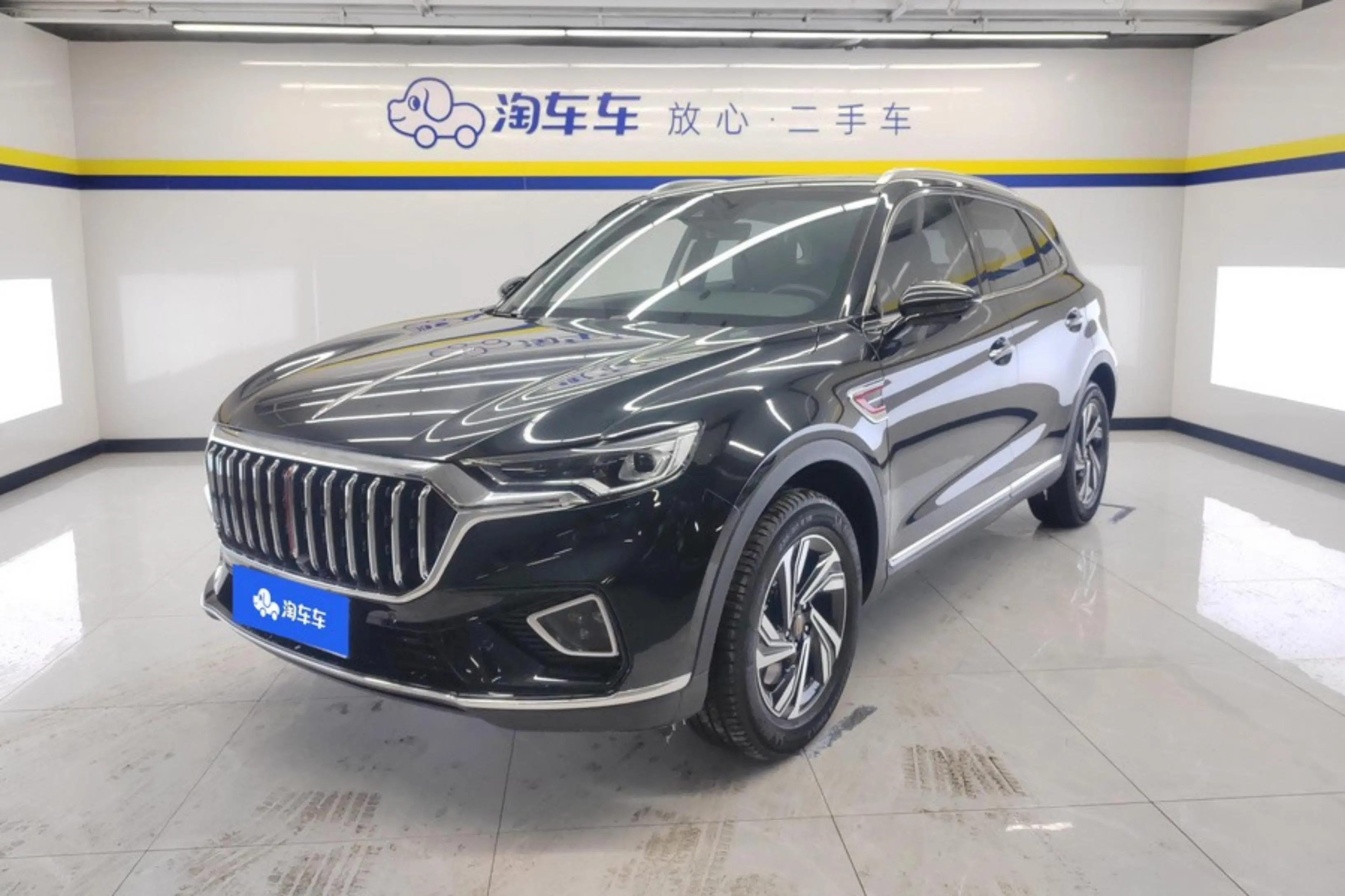 Hongqi HS5  из Китая