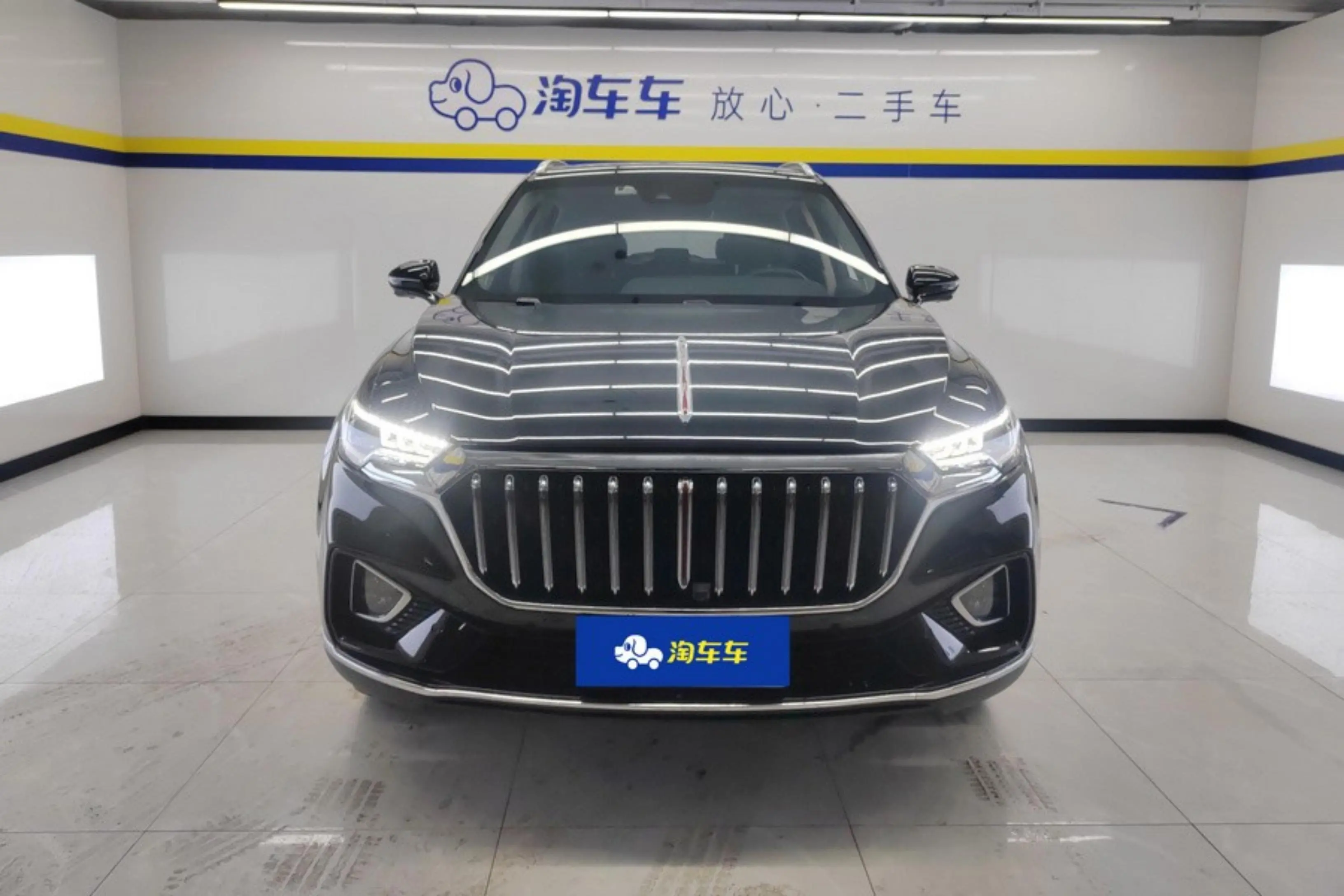 Hongqi HS5  из Китая