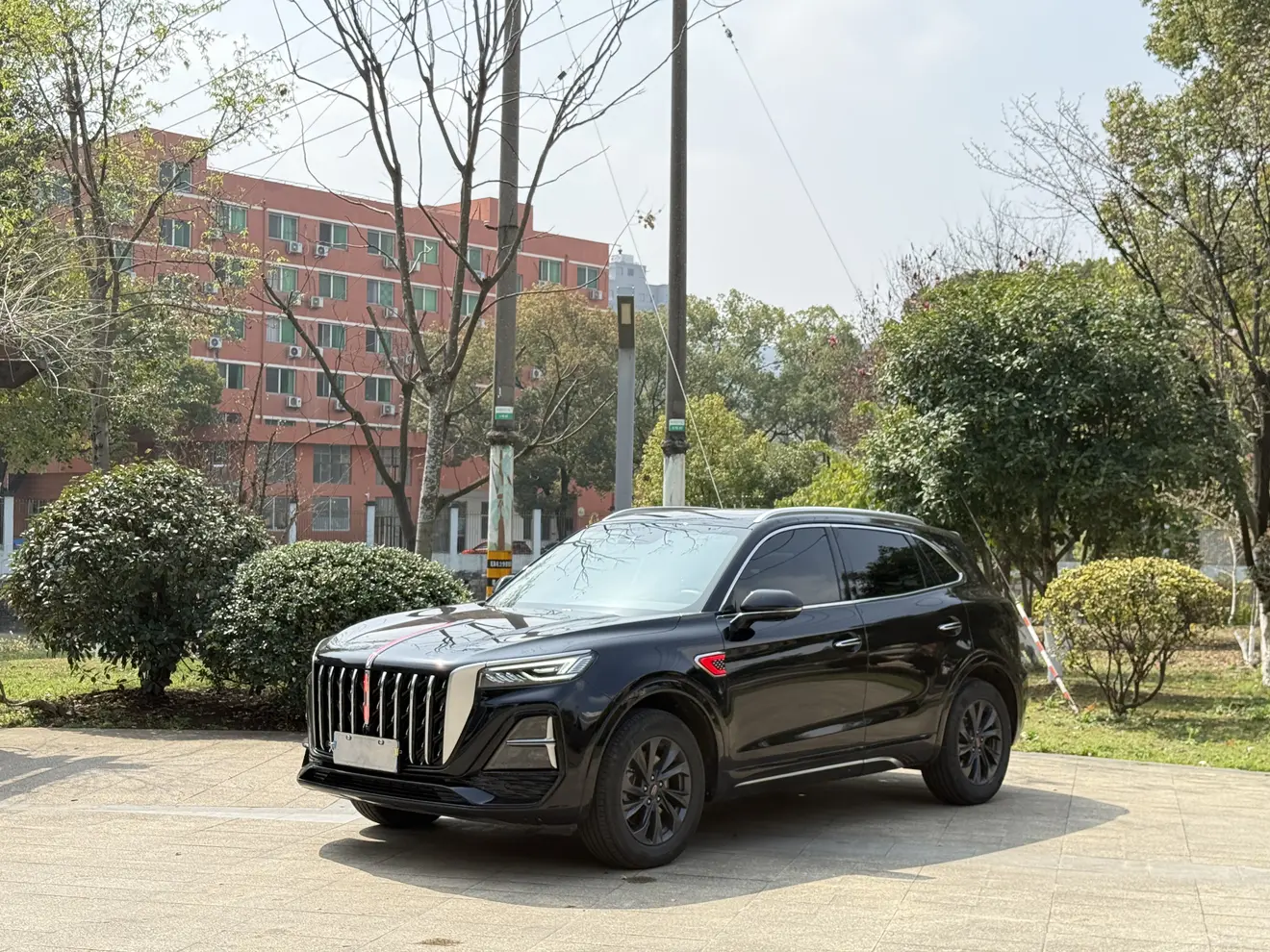 Hongqi HS5  из Китая