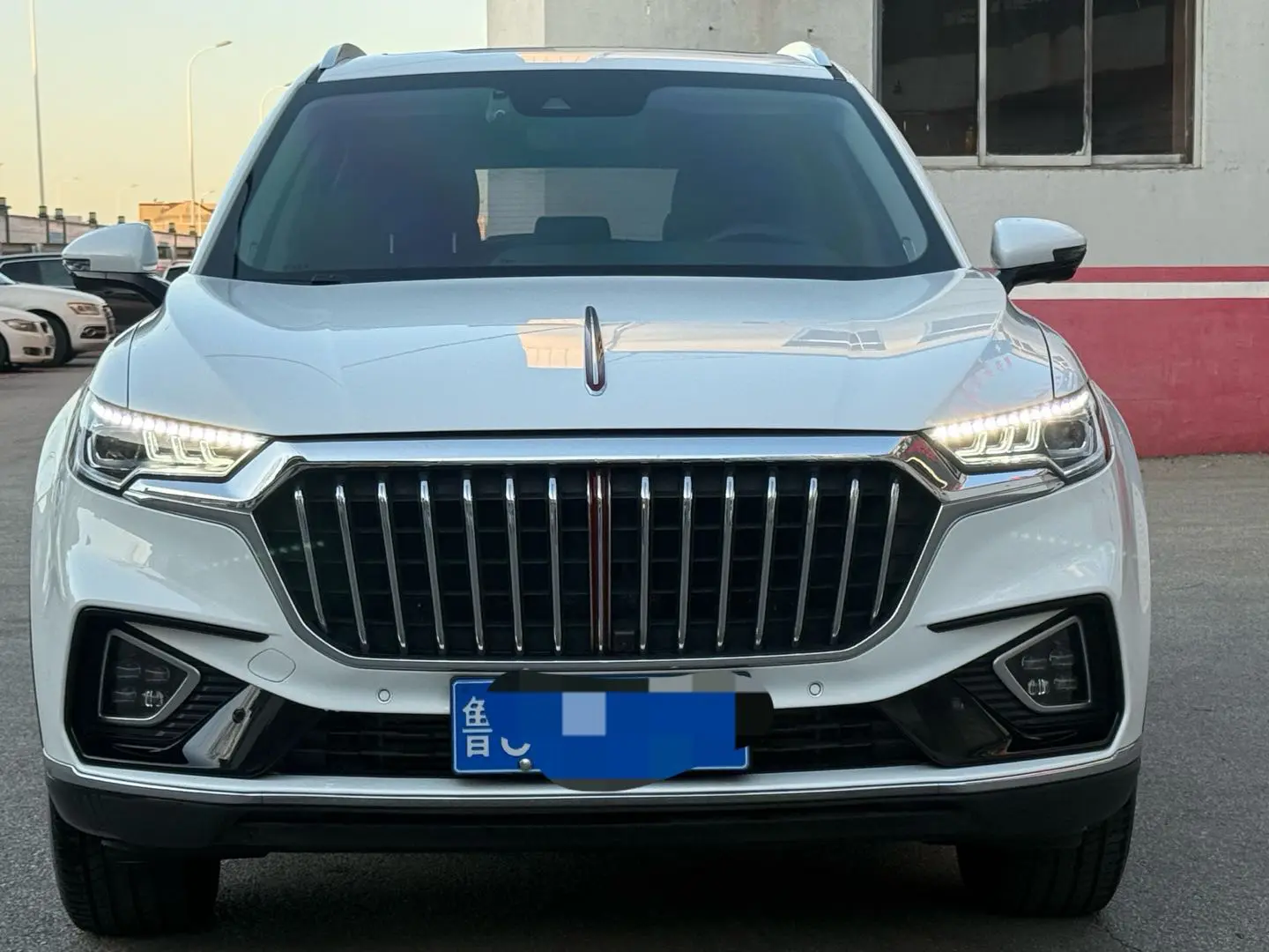 Hongqi HS5  из Китая