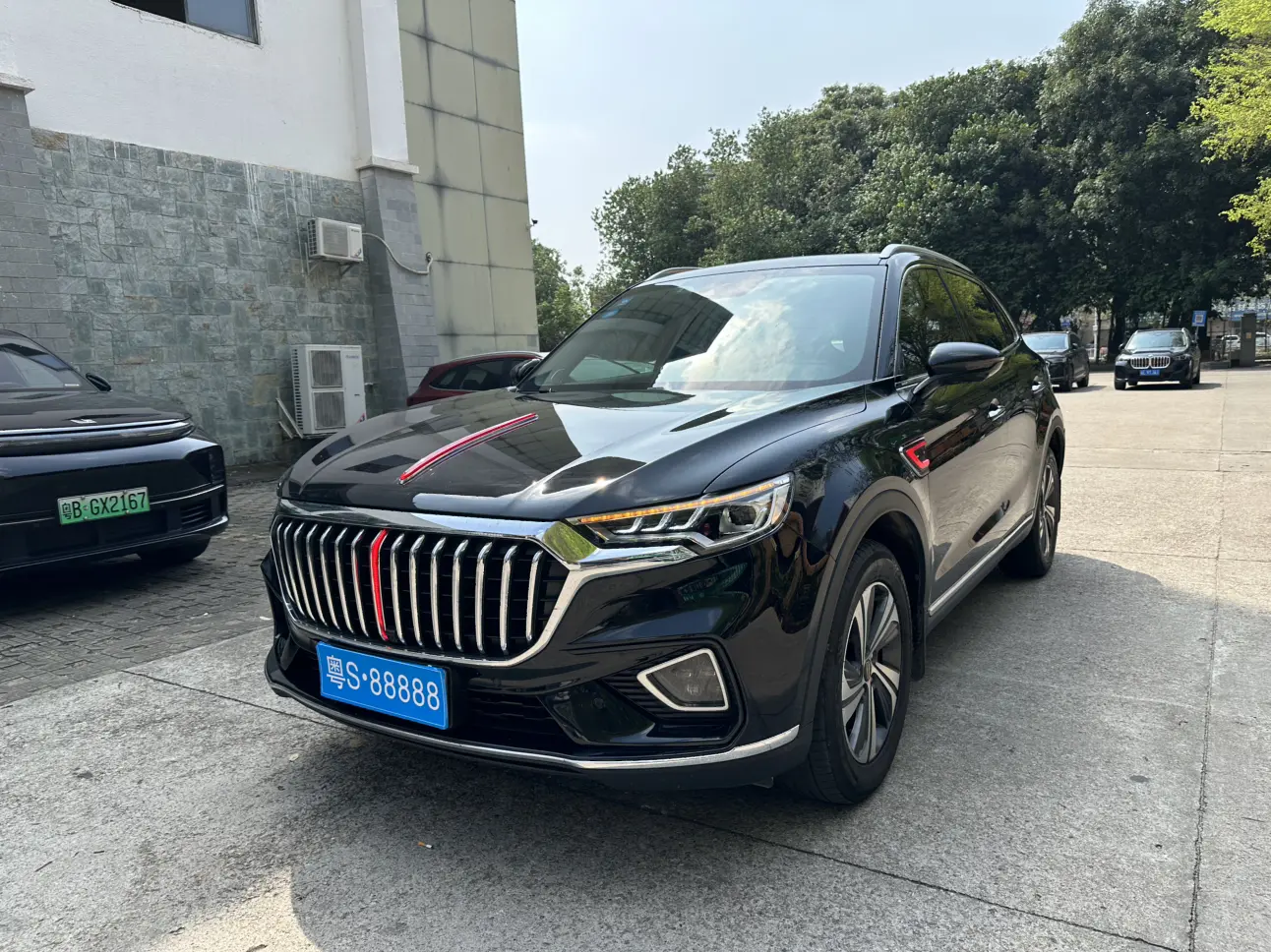 Hongqi HS5  из Китая