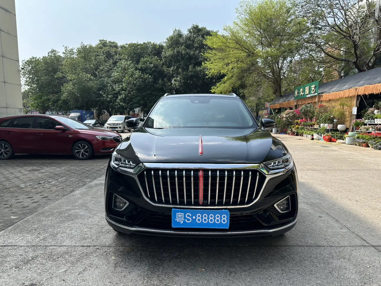 Hongqi HS5  из Китая