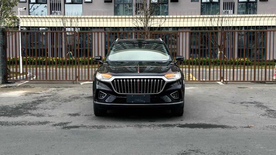 Hongqi HS5  из Китая