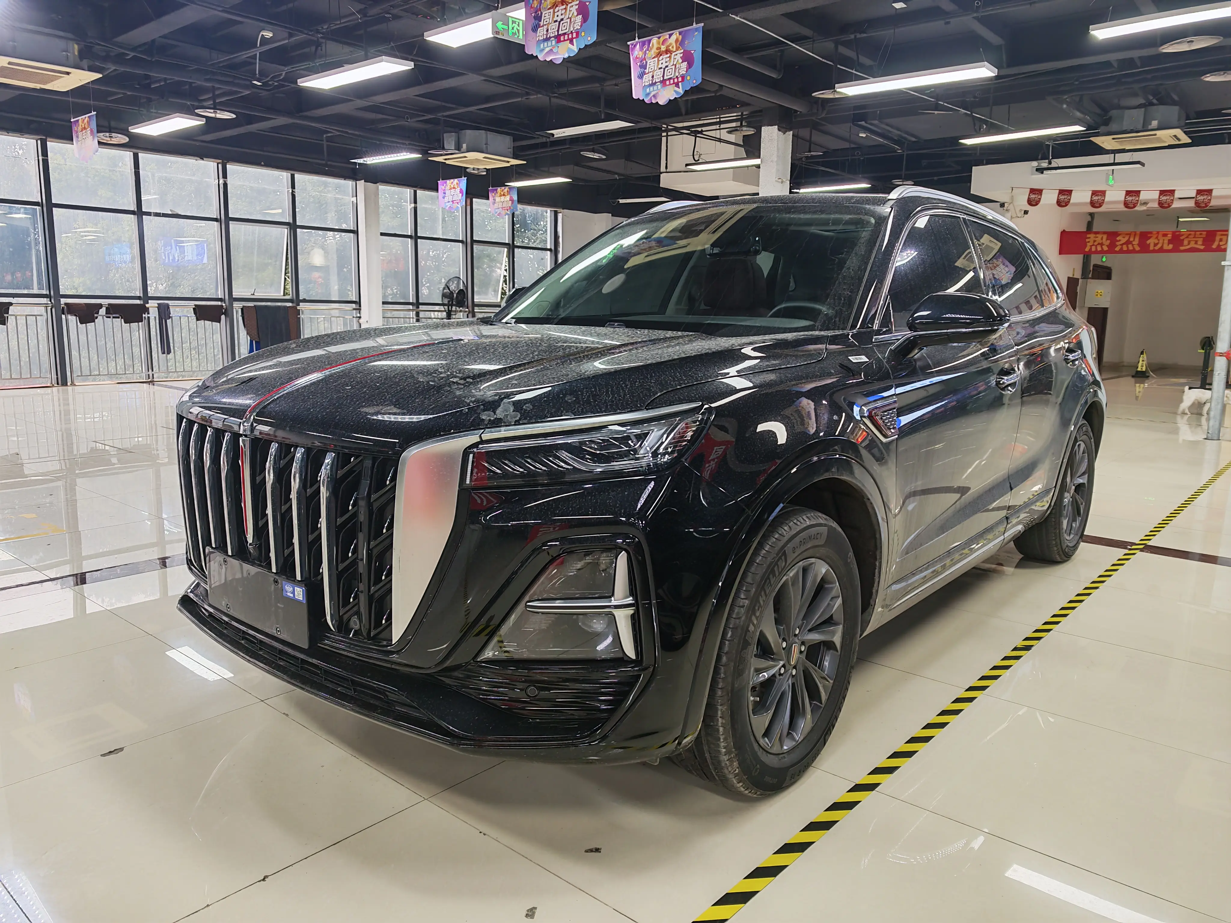 Hongqi HS5  из Китая