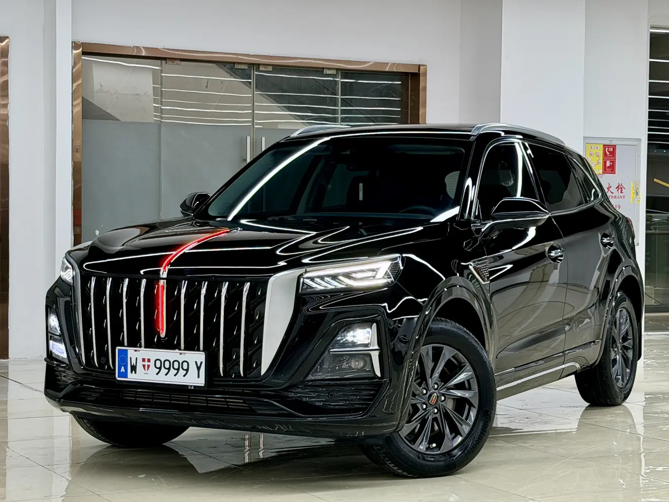 Hongqi HS5  из Китая