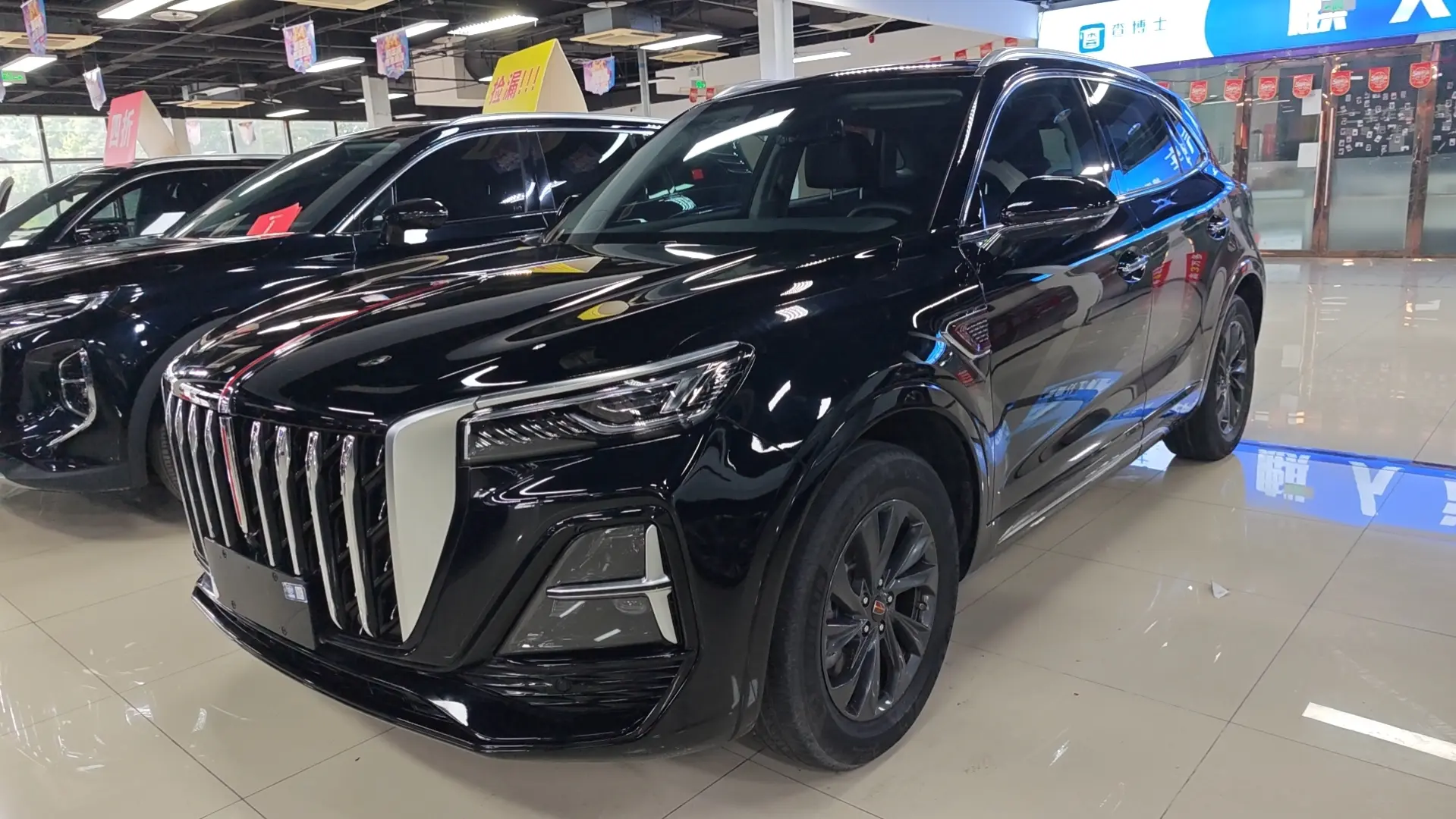 Hongqi HS5  из Китая