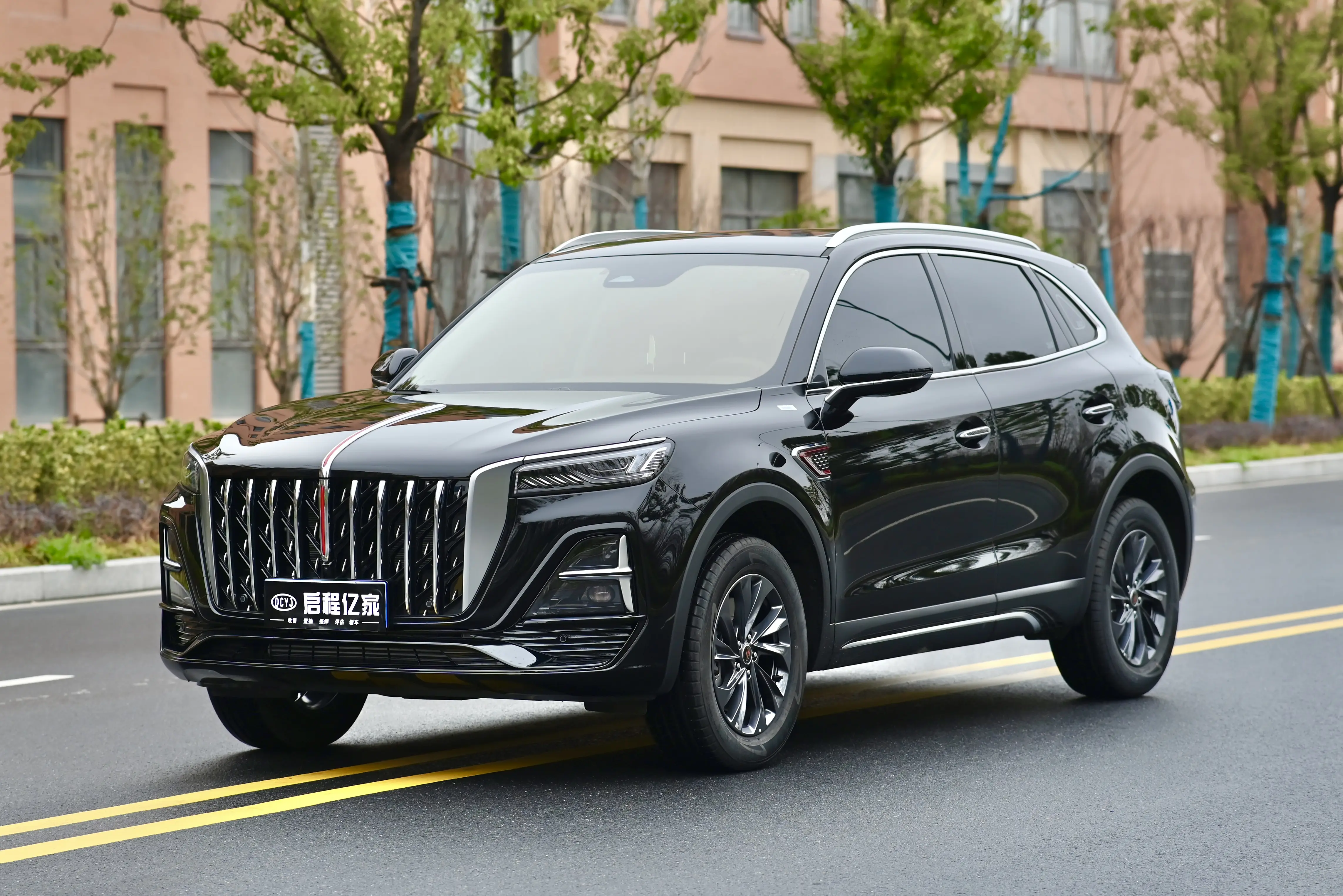 Hongqi HS5  из Китая