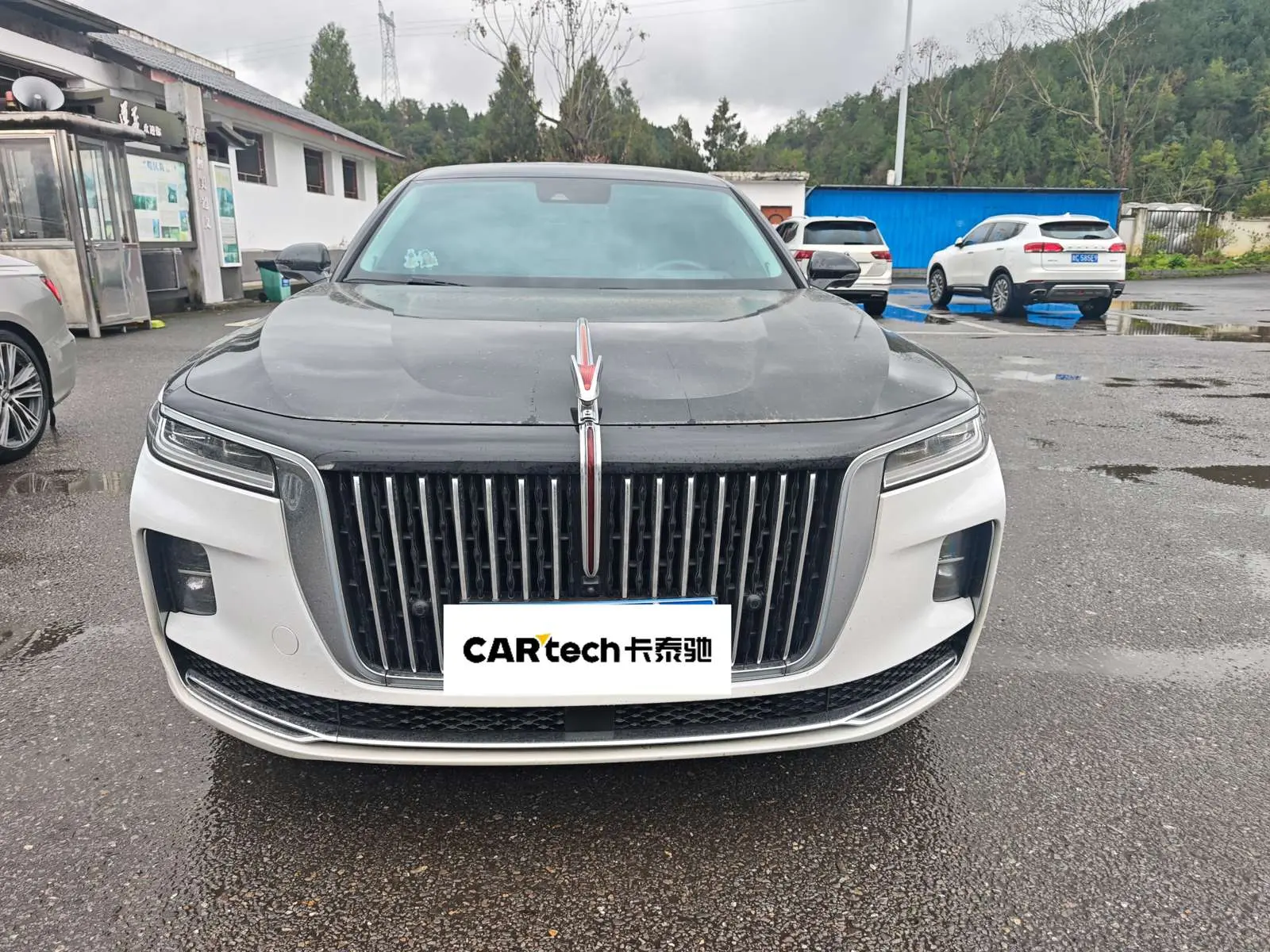 Hongqi H9  из Китая