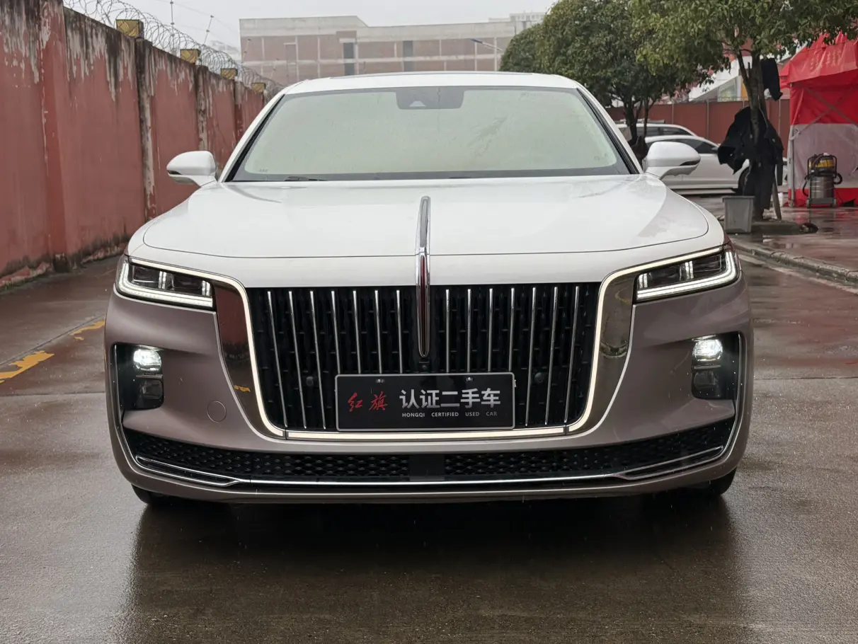 Hongqi H9  из Китая