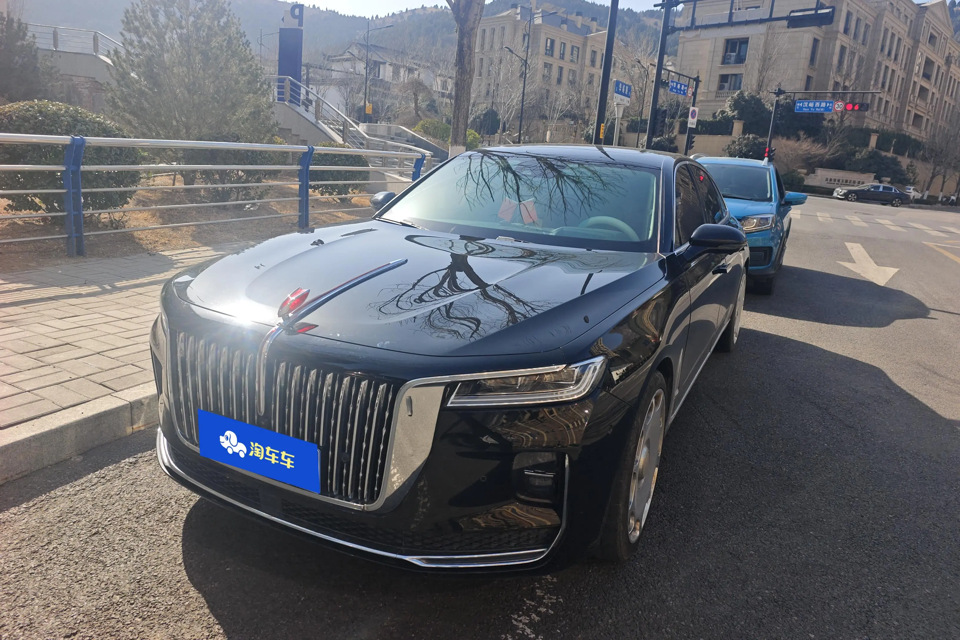 Hongqi H9  из Китая