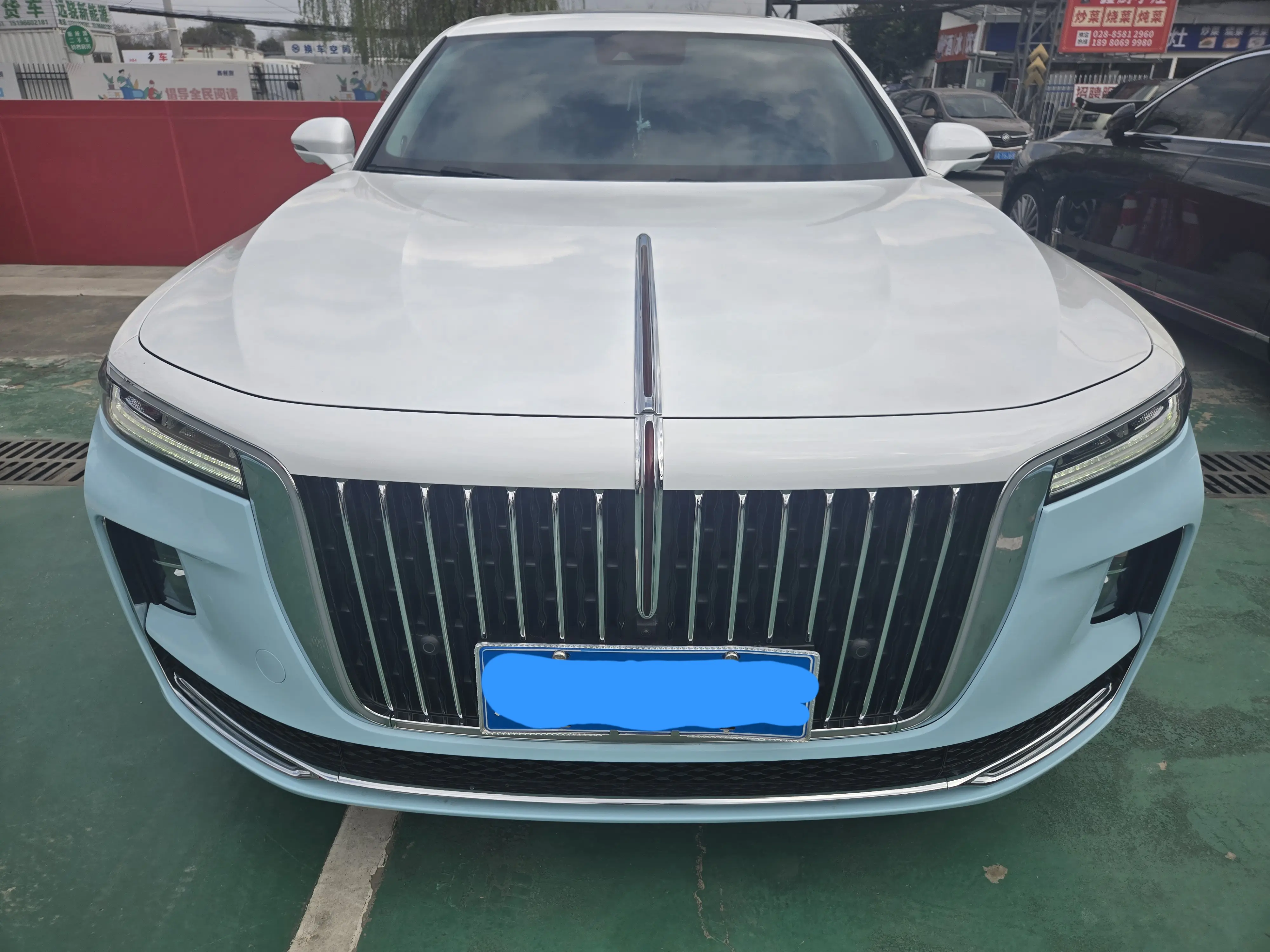 Hongqi H9  из Китая