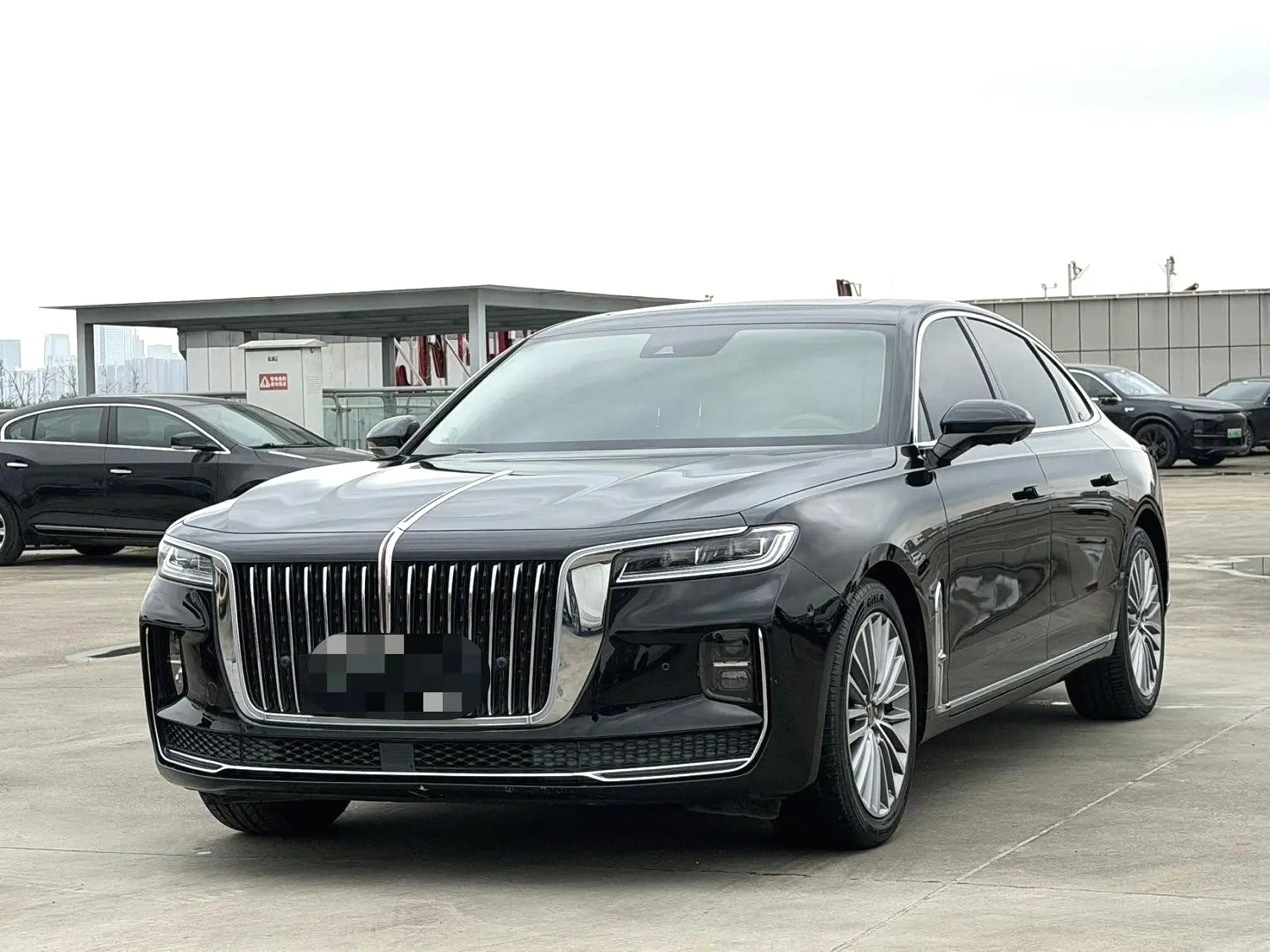 Hongqi H9  из Китая