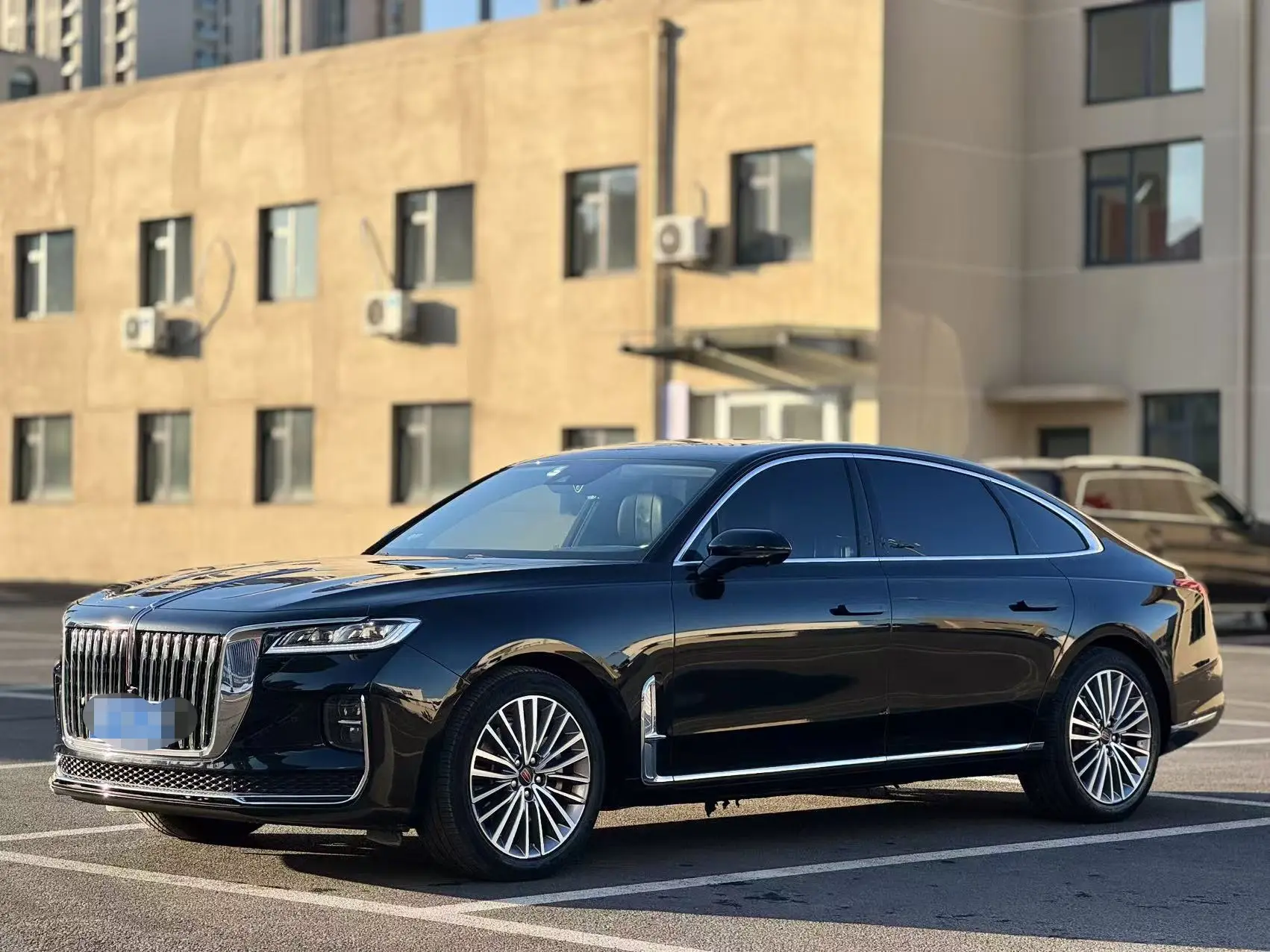 Hongqi H9  из Китая