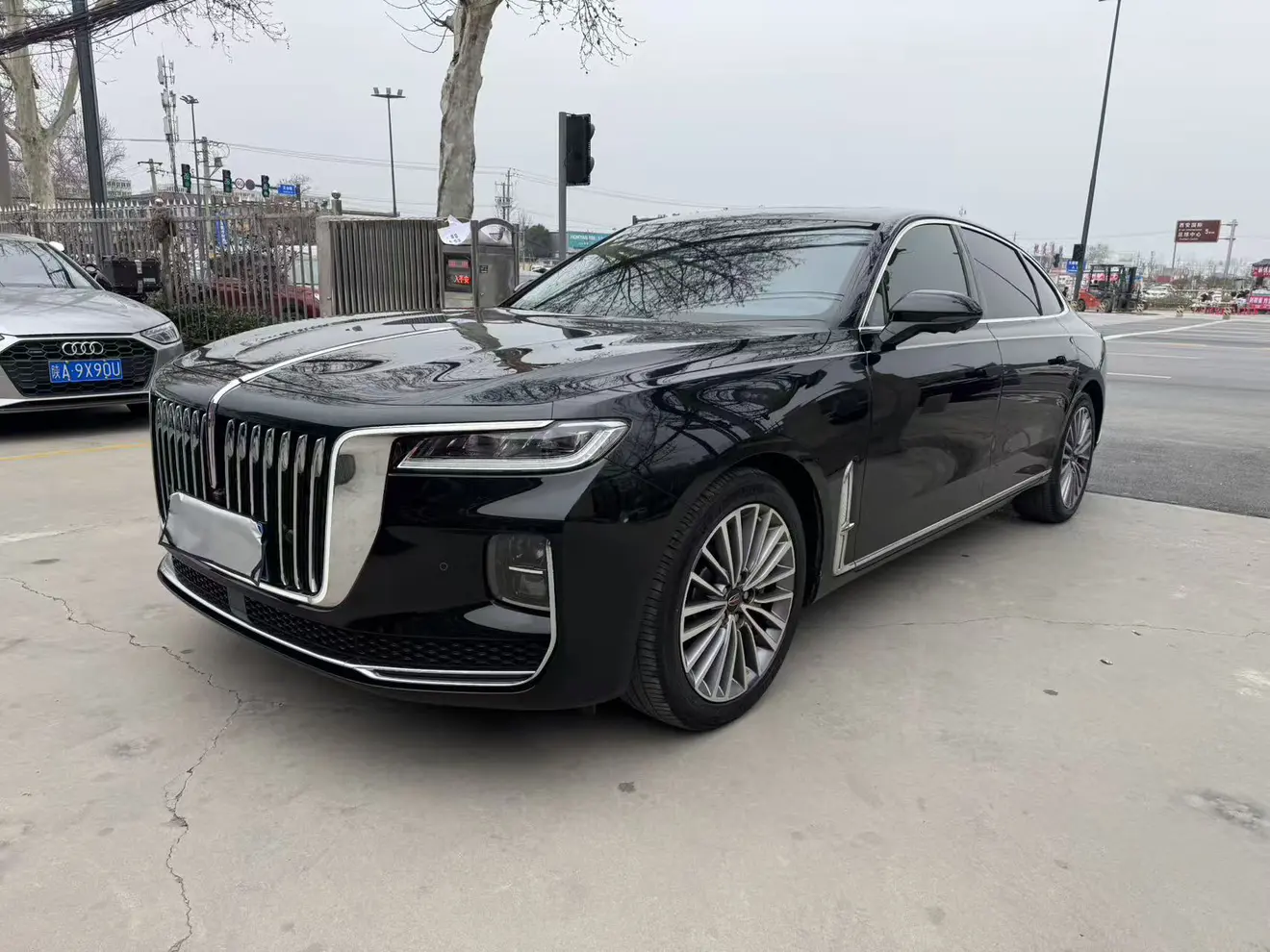 Hongqi H9  из Китая